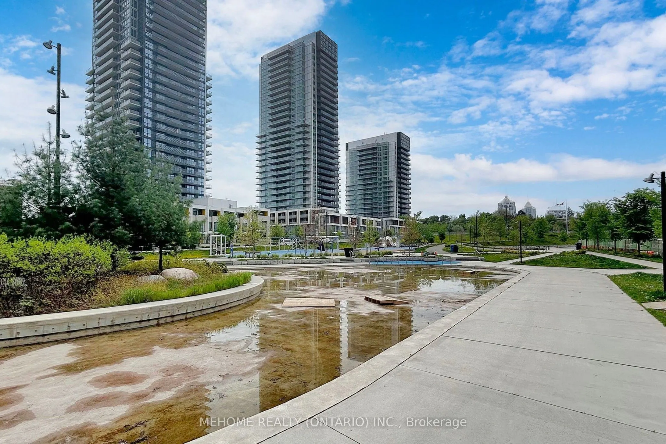 95 McMahon Drive E, #1608