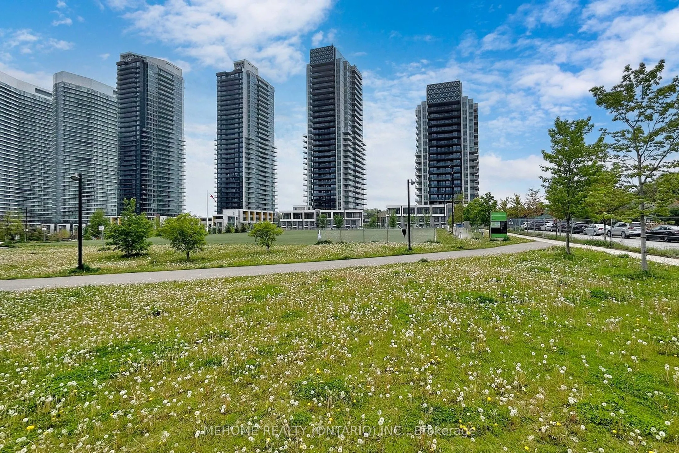 95 McMahon Drive E, #1608