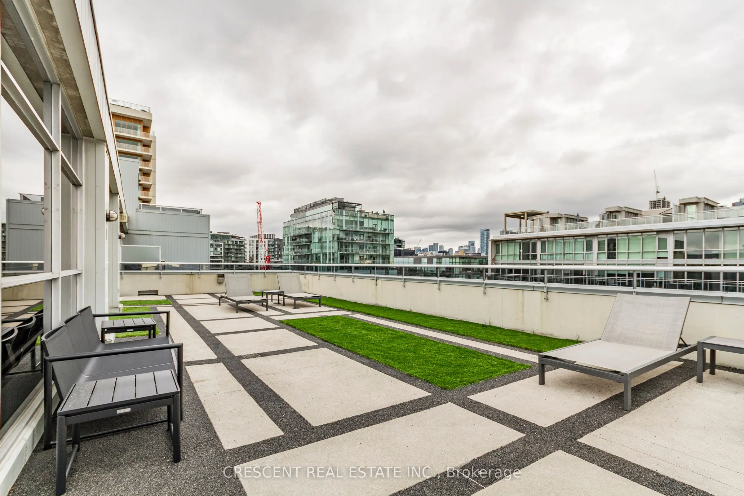 60 Bathurst Street, #811