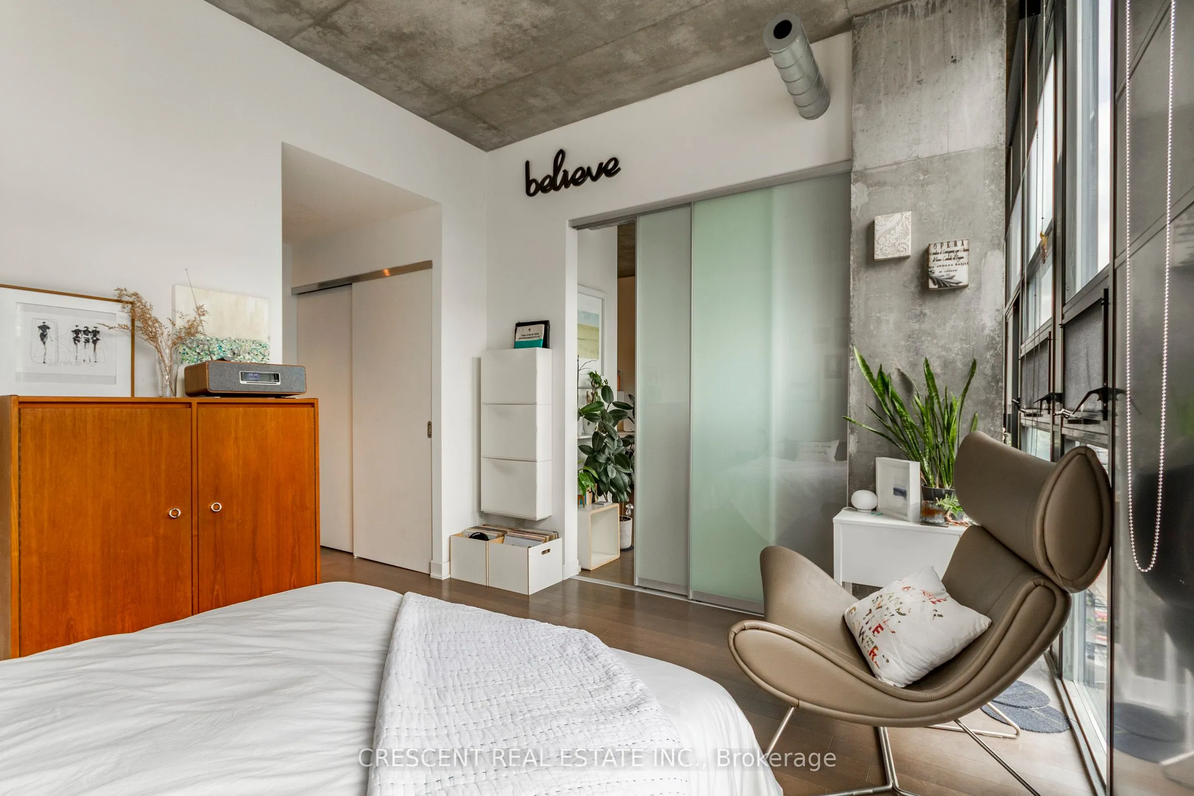 60 Bathurst Street, #811