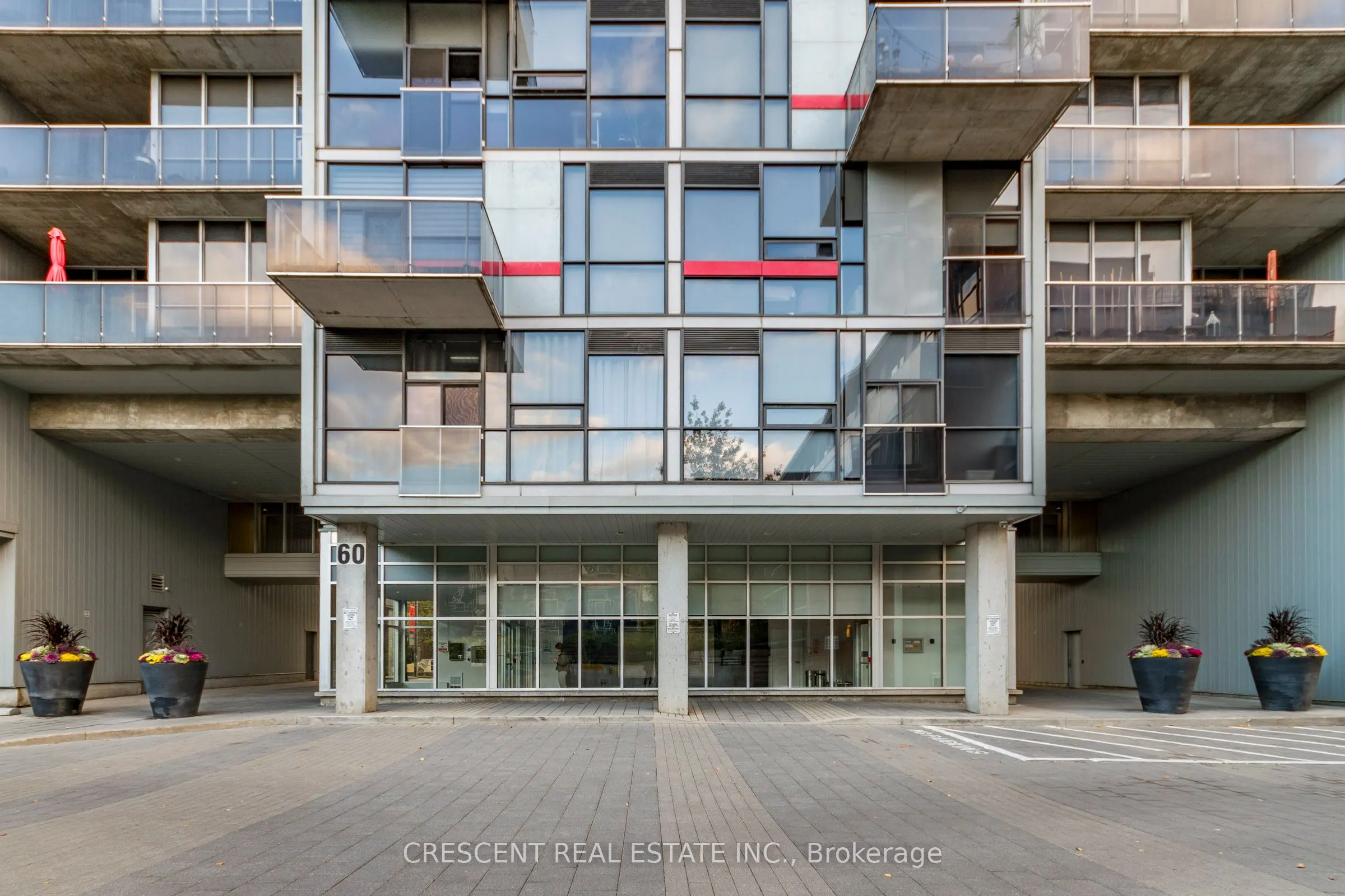 60 Bathurst Street, #811