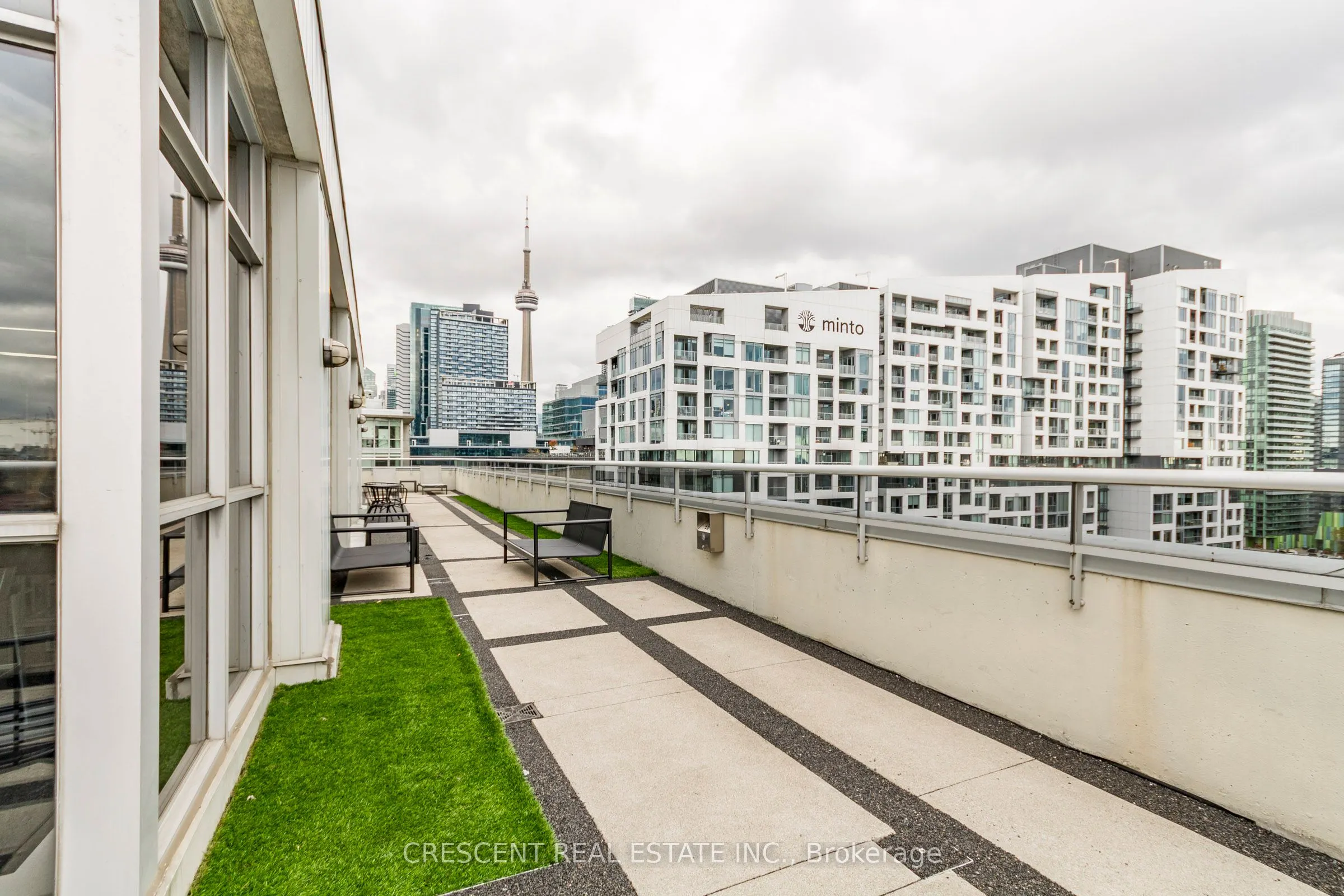 60 Bathurst Street, #811