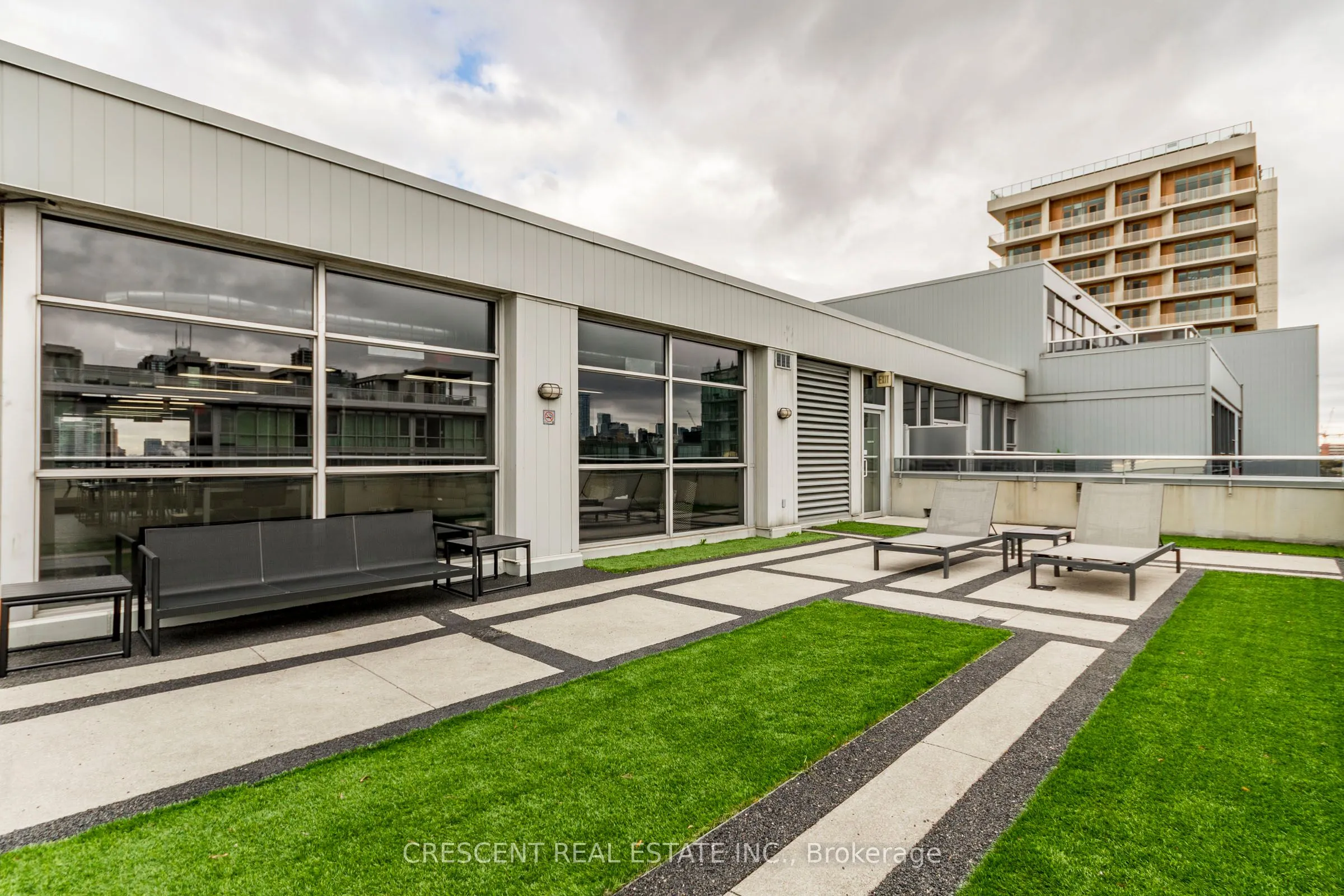 60 Bathurst Street, #811