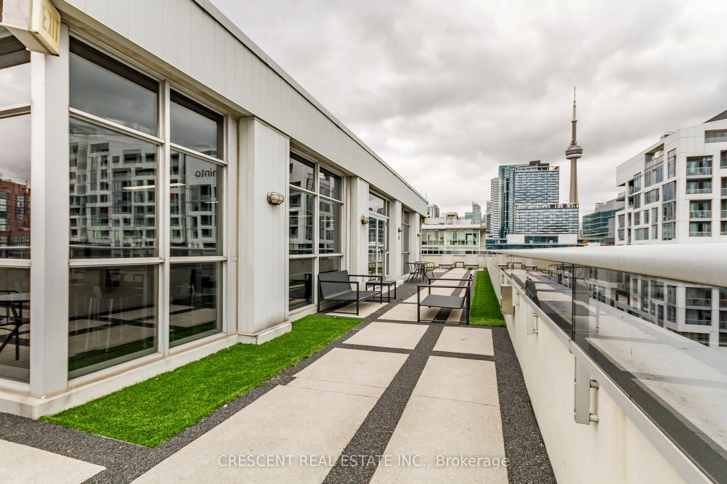 60 Bathurst Street, #811