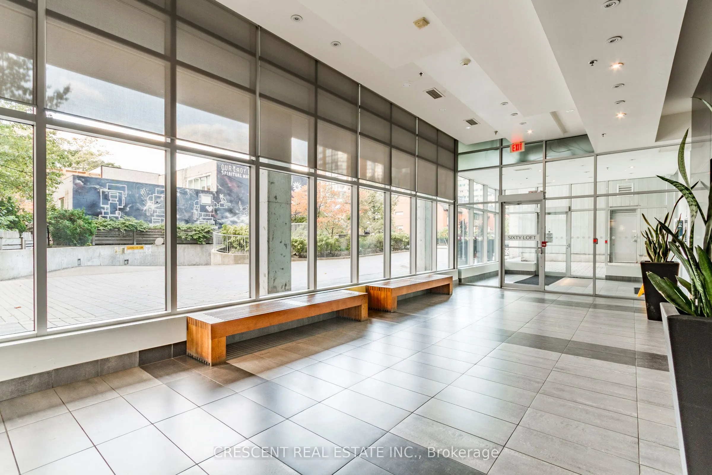 60 Bathurst Street, #811