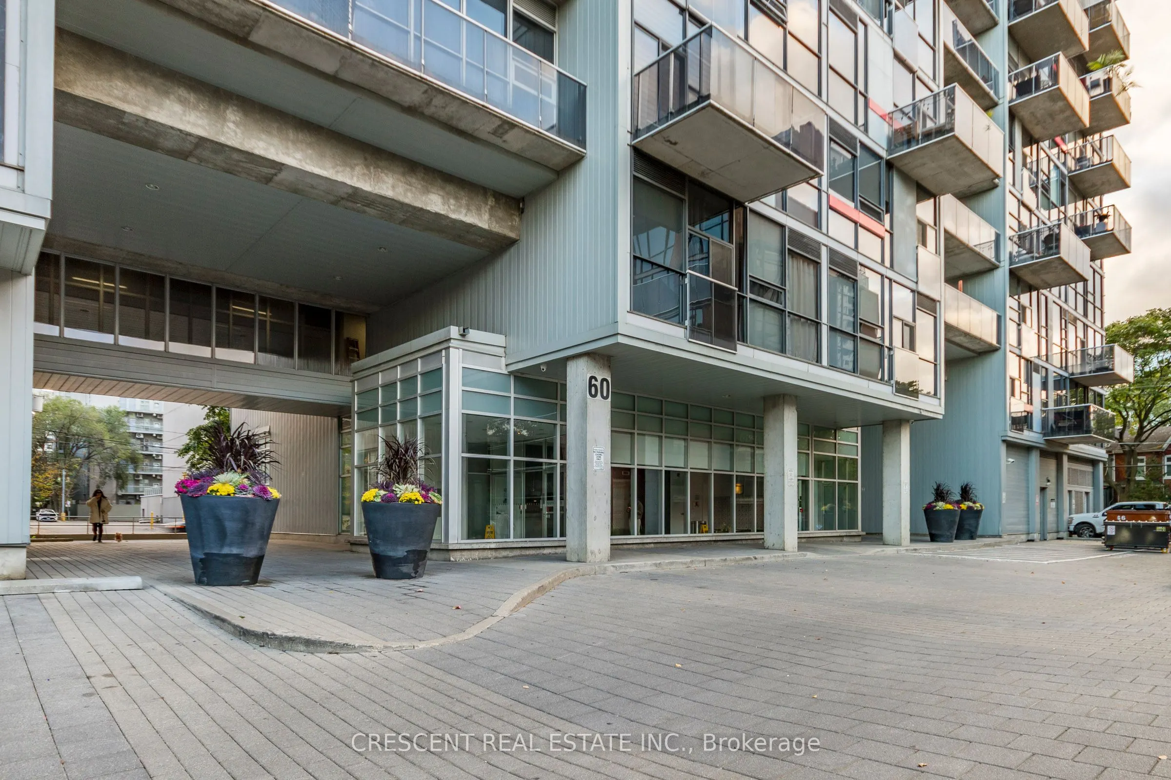 60 Bathurst Street, #811