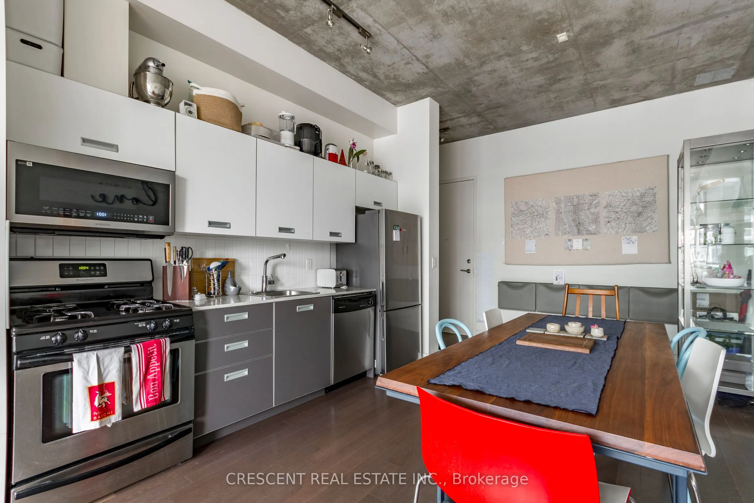 60 Bathurst Street, #811