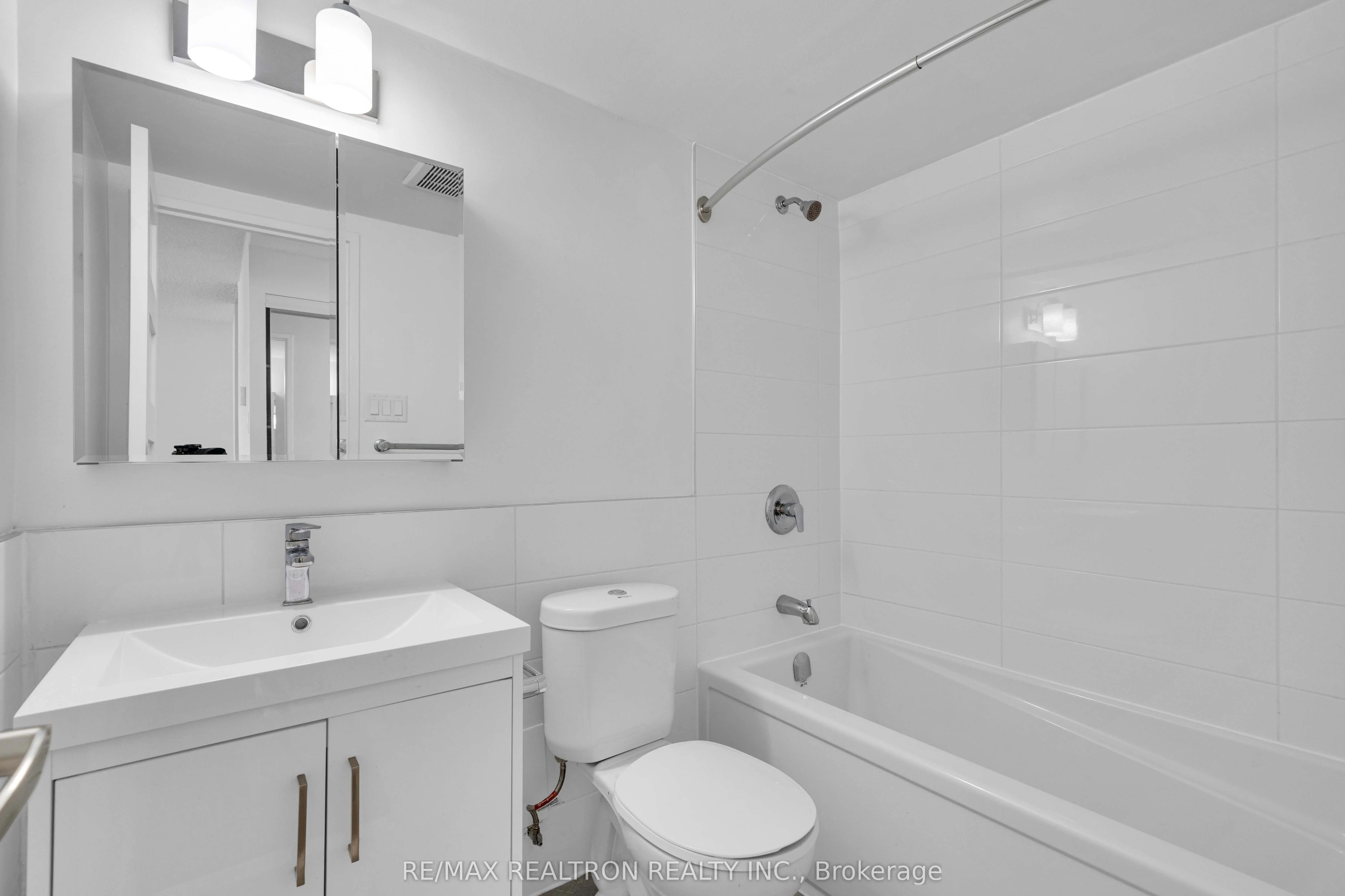 33 Isabella Street, #2407