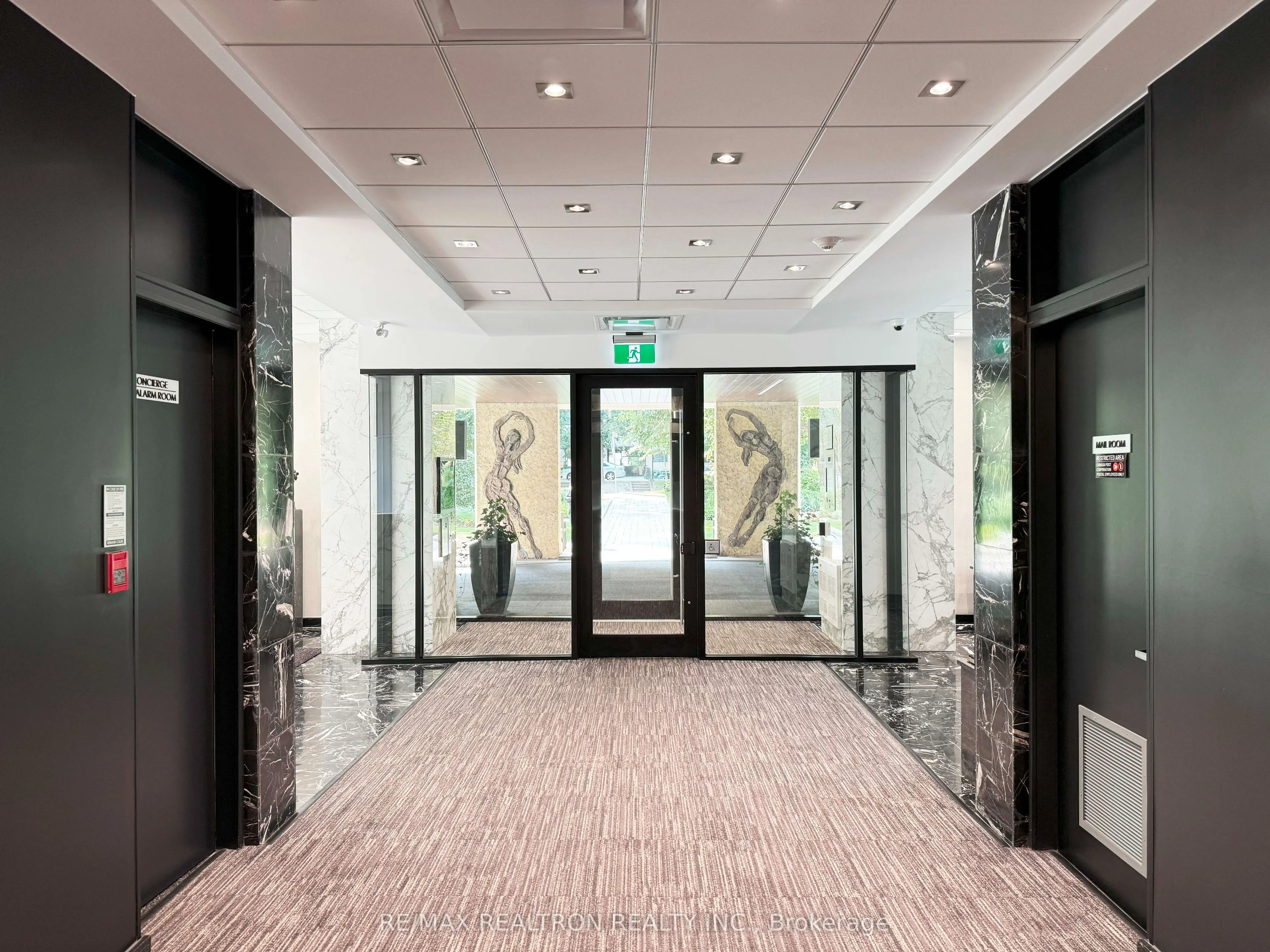 9 Deer Park Crescent, #1106