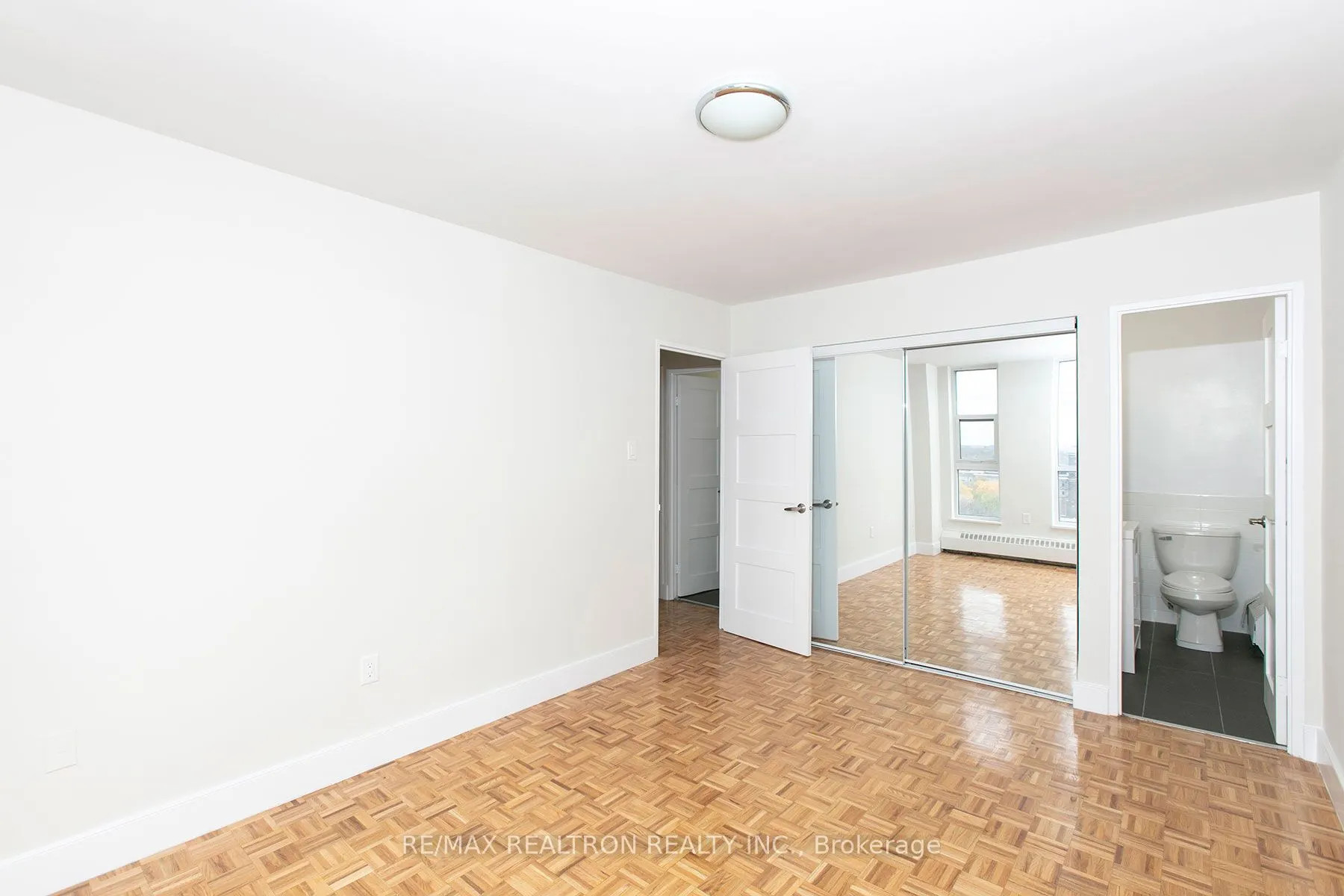 666 Spadina Avenue, #711