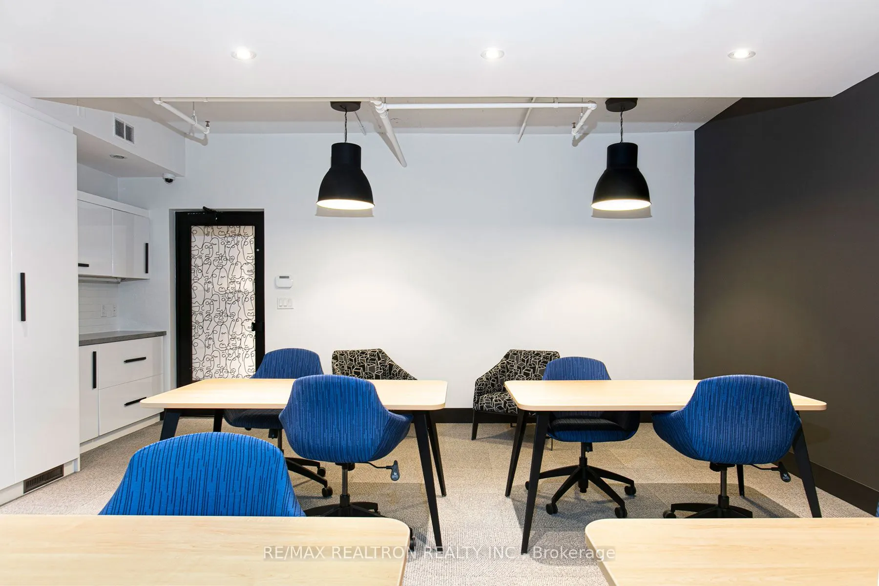 666 Spadina Avenue, #711