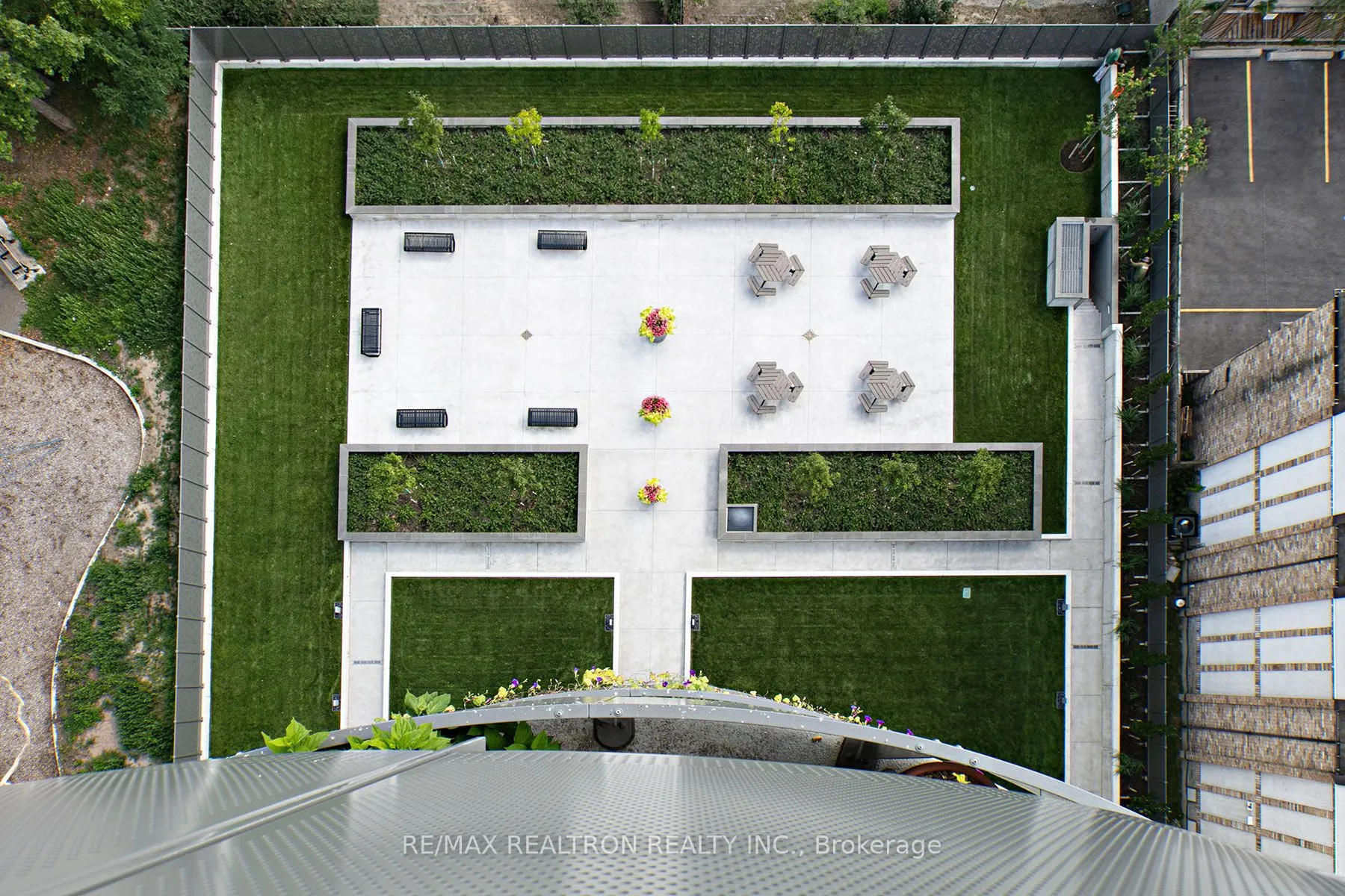 485 Huron Street, #204