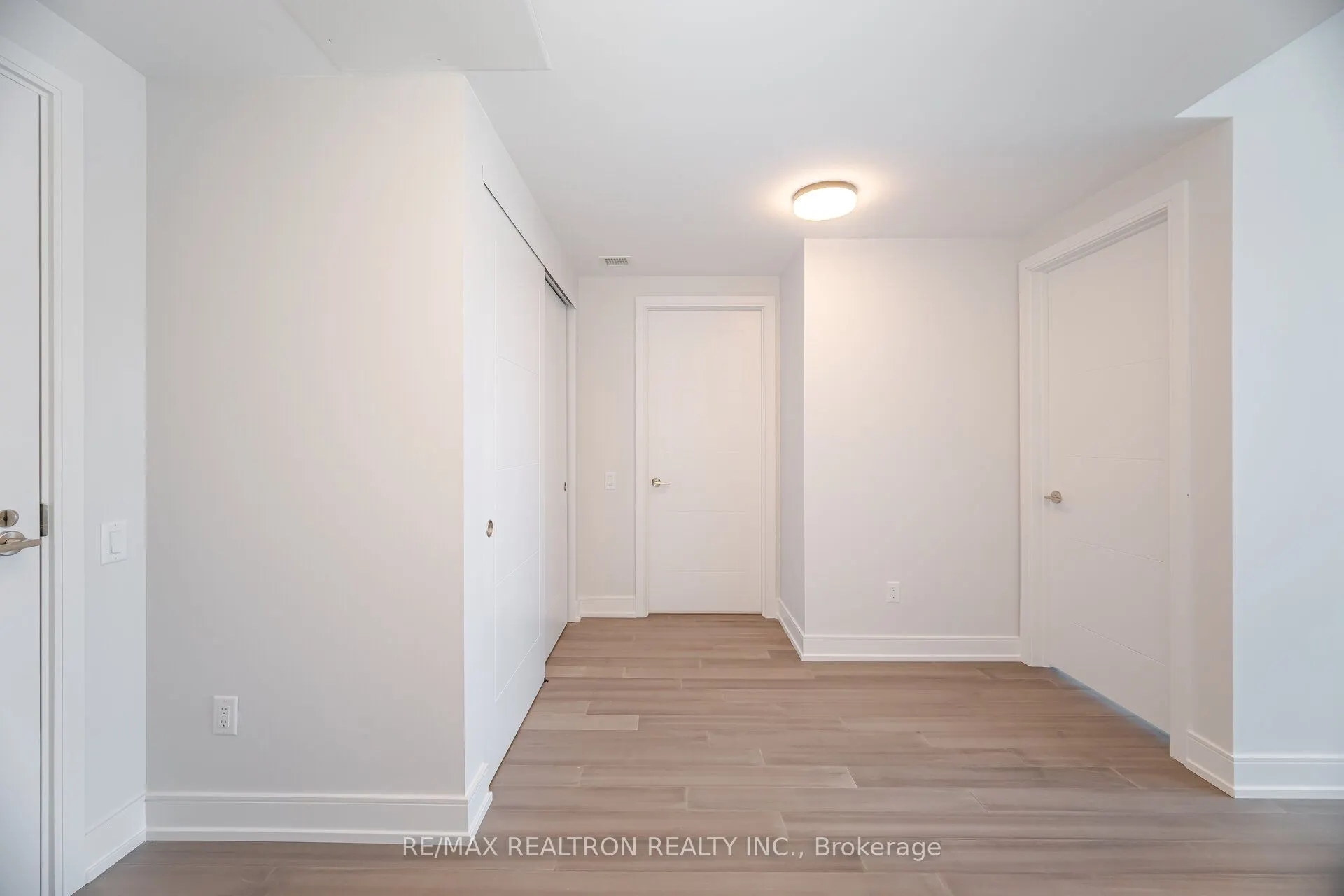 664 Spadina Avenue, #1005