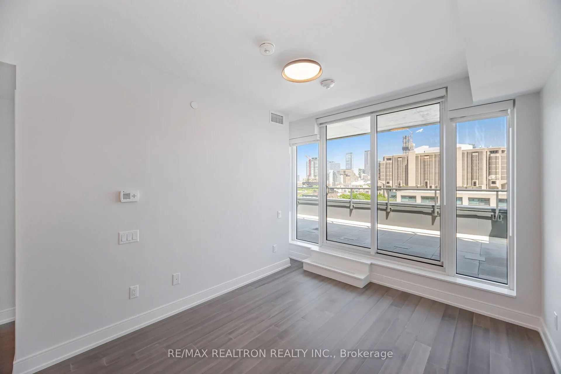 664 Spadina Avenue, #1005