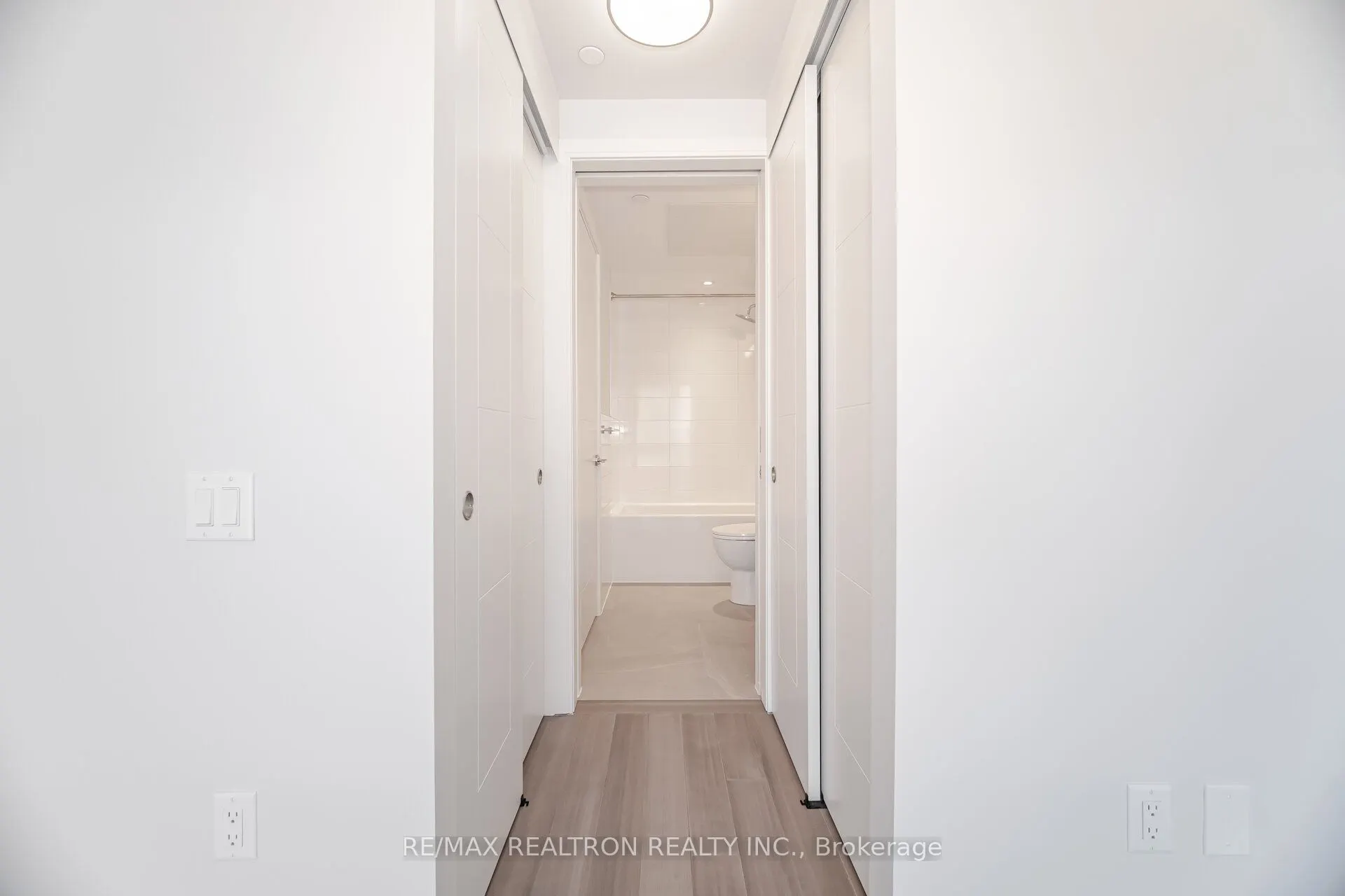 664 Spadina Avenue, #1005