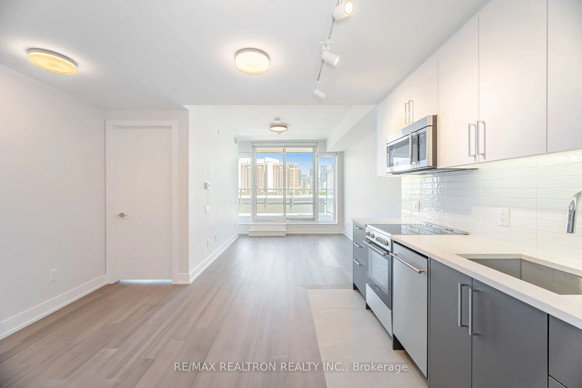 664 Spadina Avenue, #1005