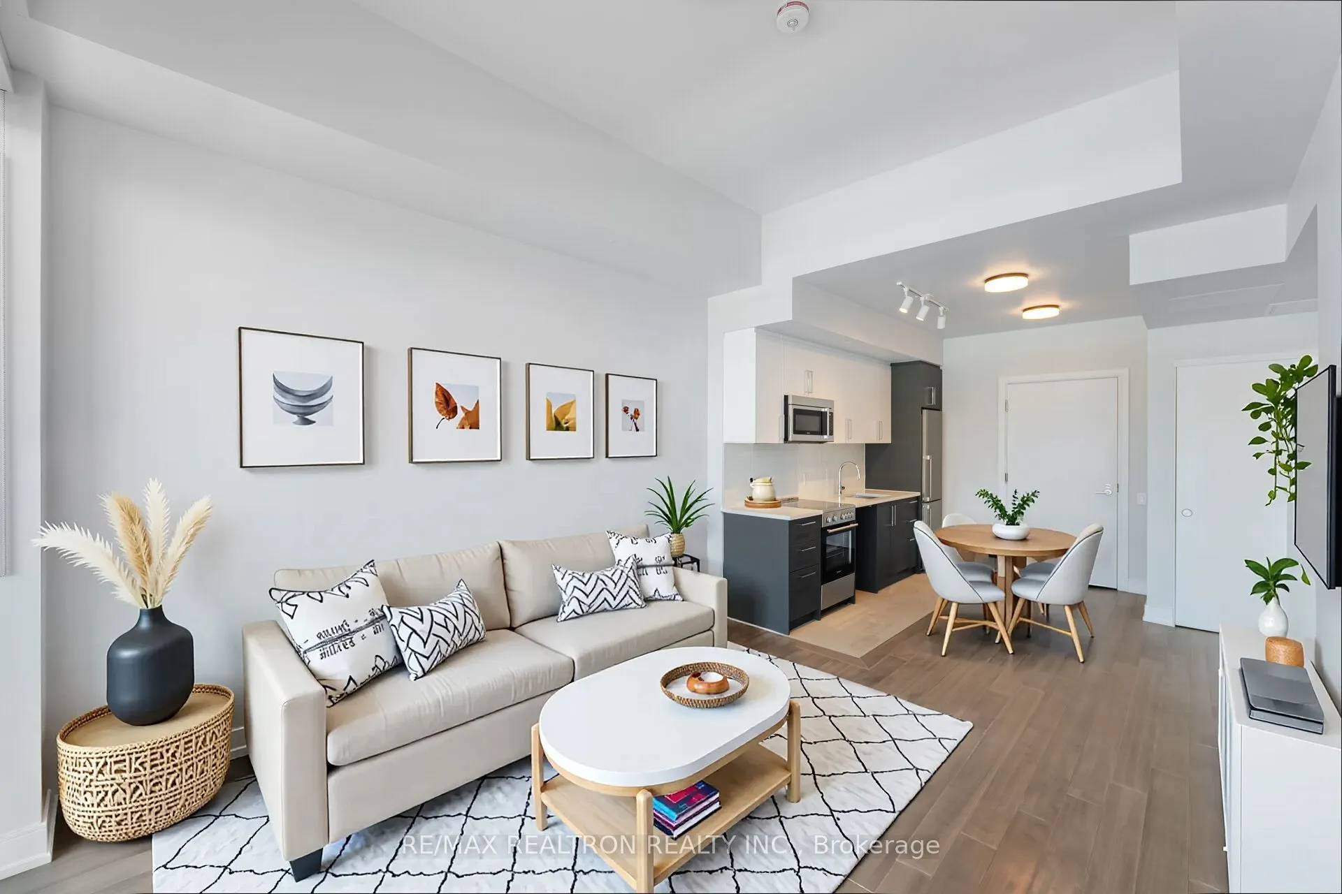 664 Spadina Avenue, #1005