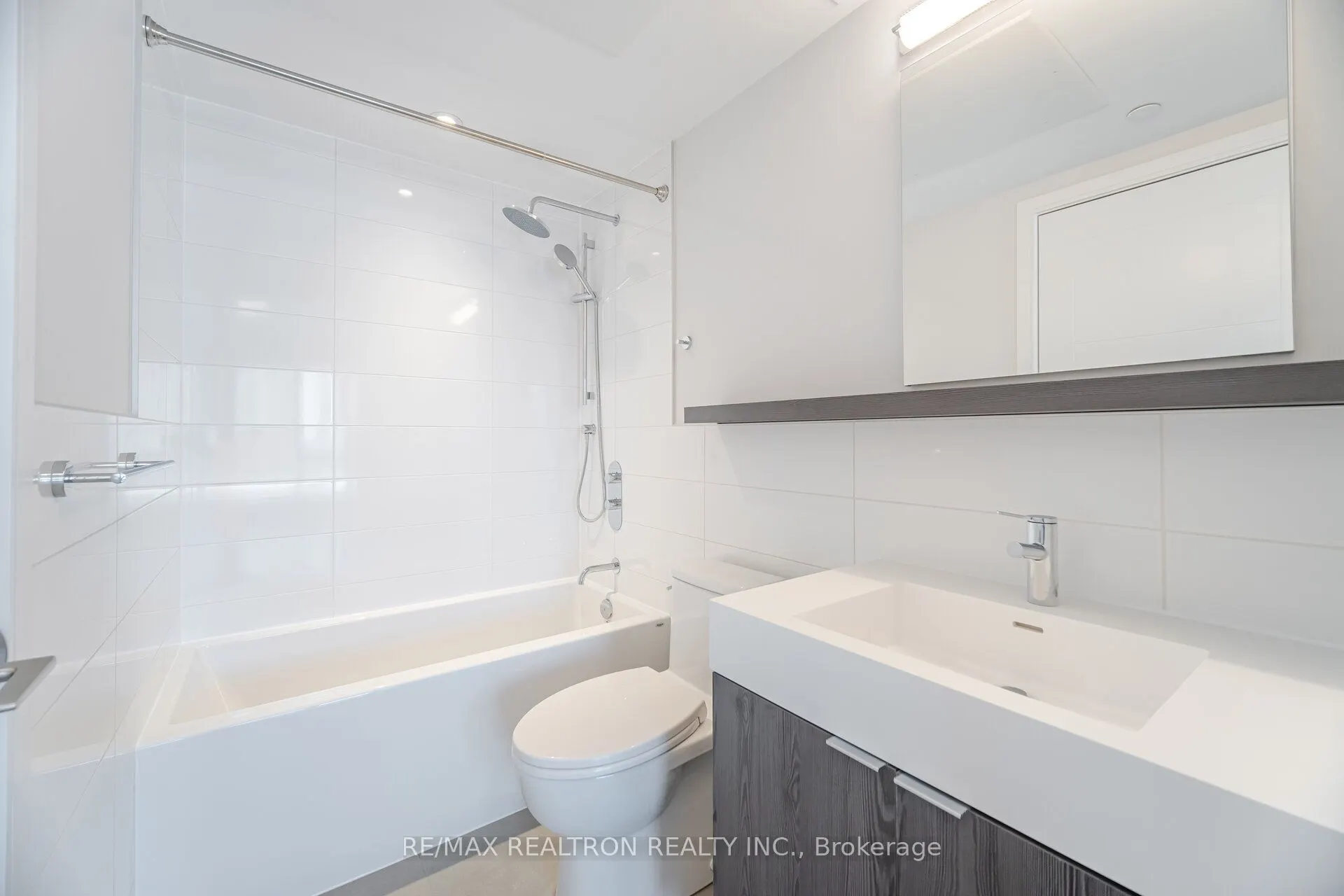664 Spadina Avenue, #1005