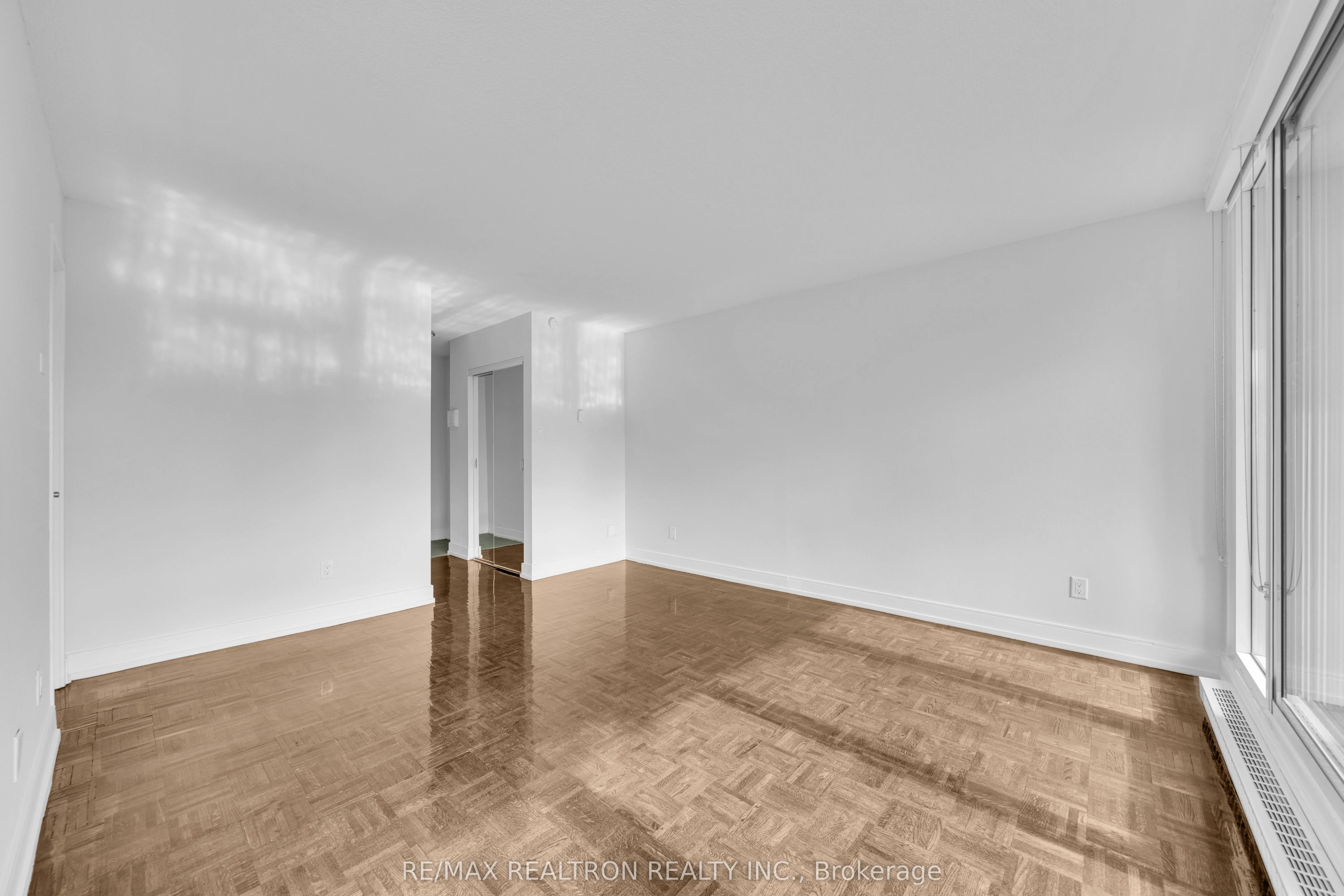 33 Isabella Street, #514