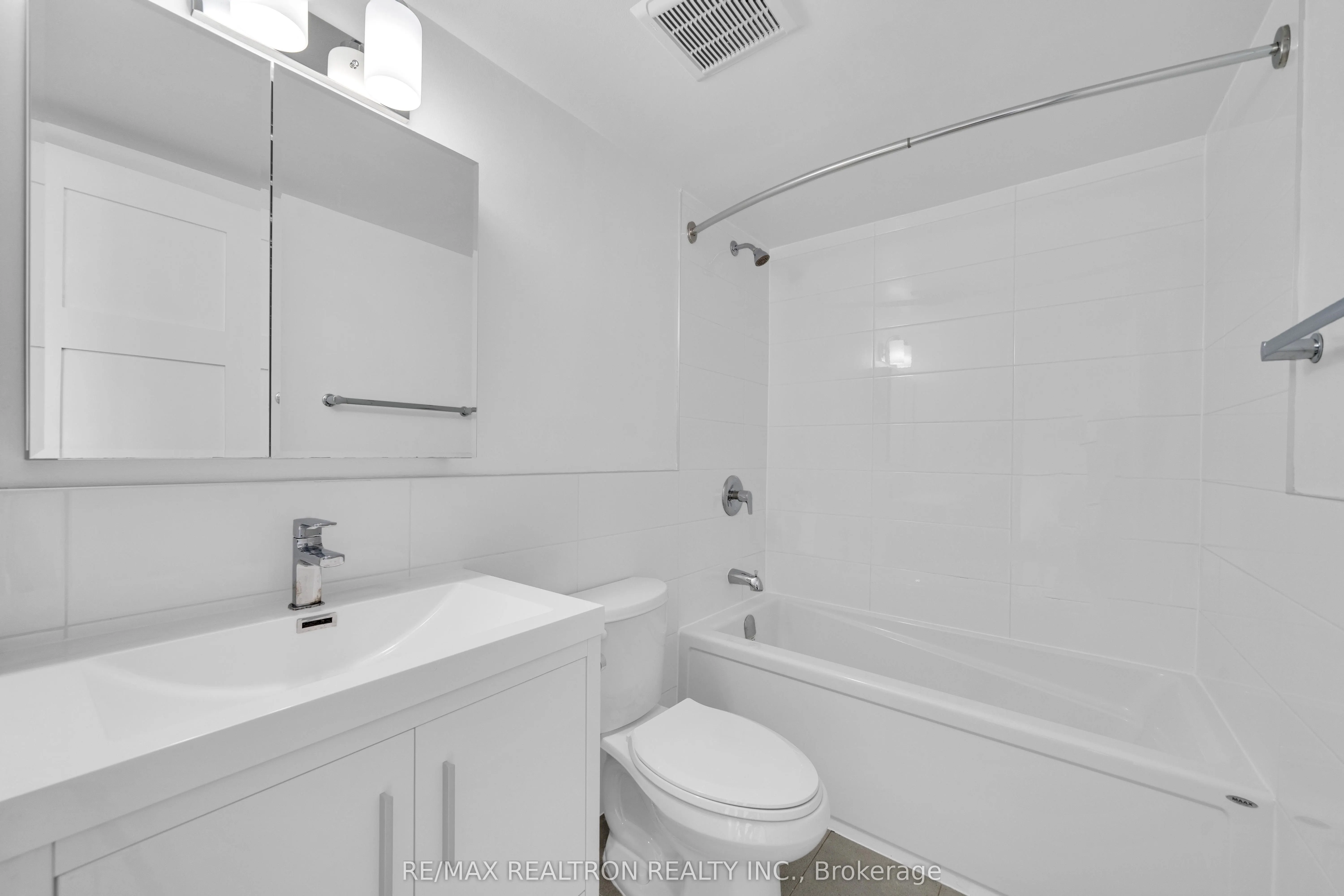 33 Isabella Street, #514