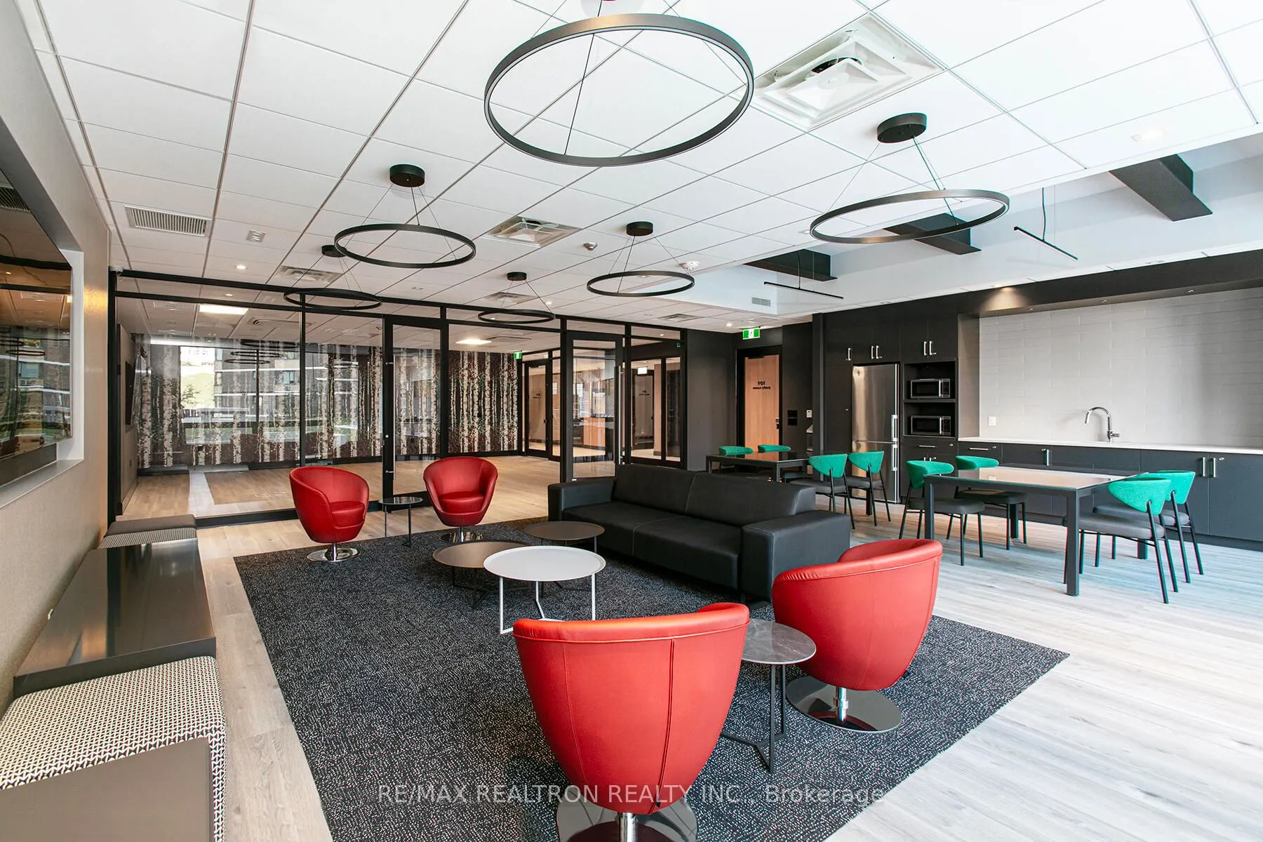 33 Isabella Street, #514