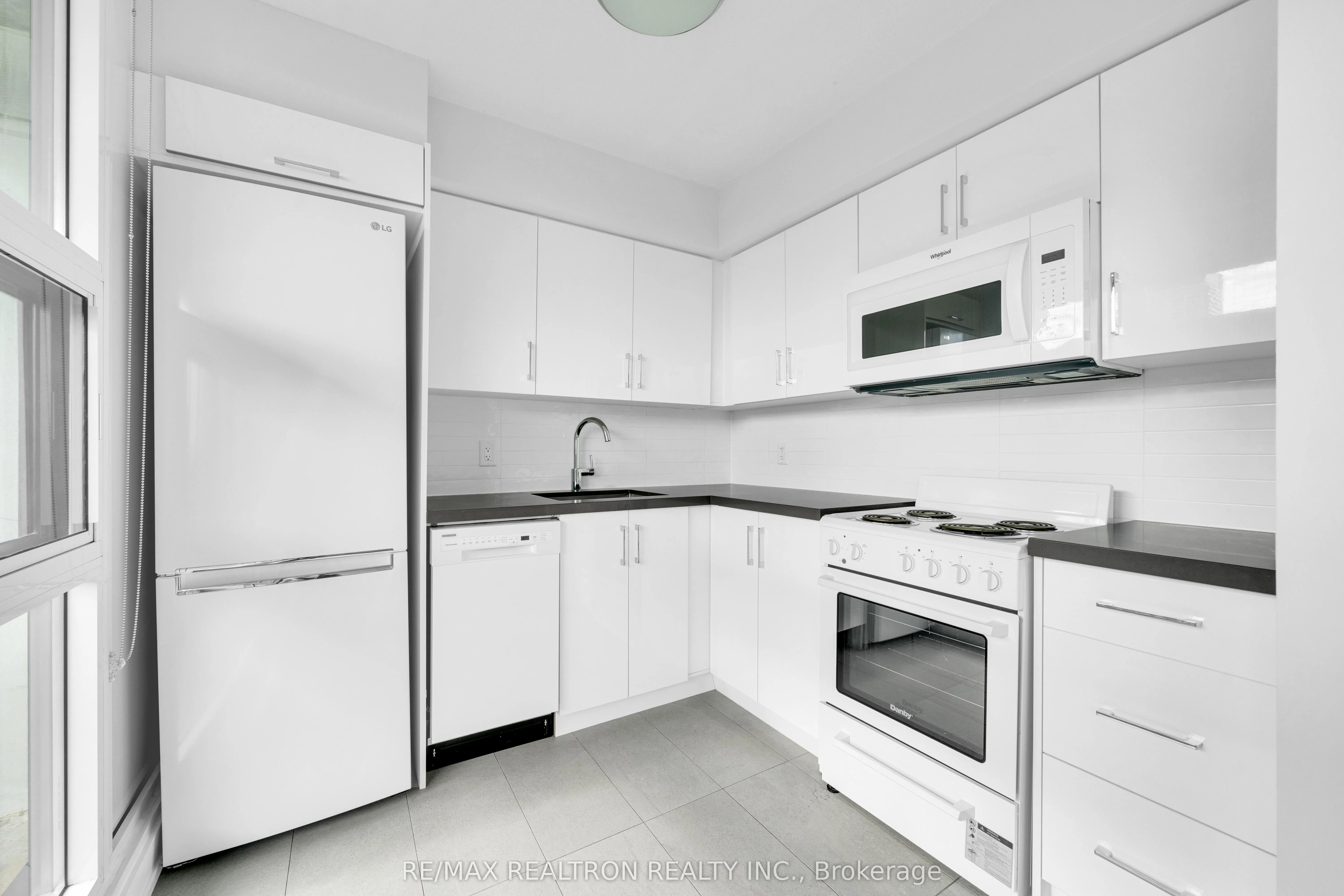 33 Isabella Street, #514