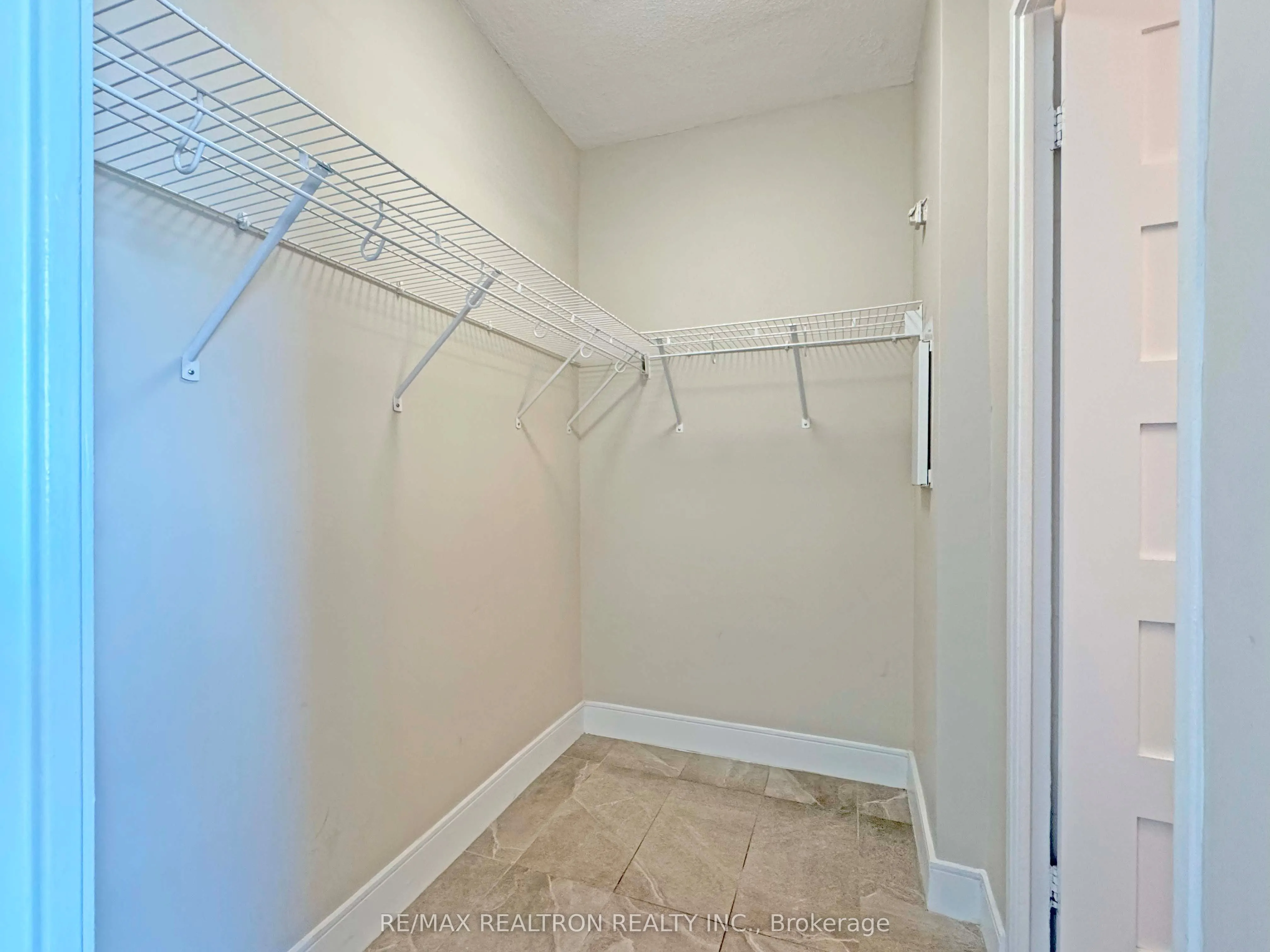 1500 Bathurst Street, #901