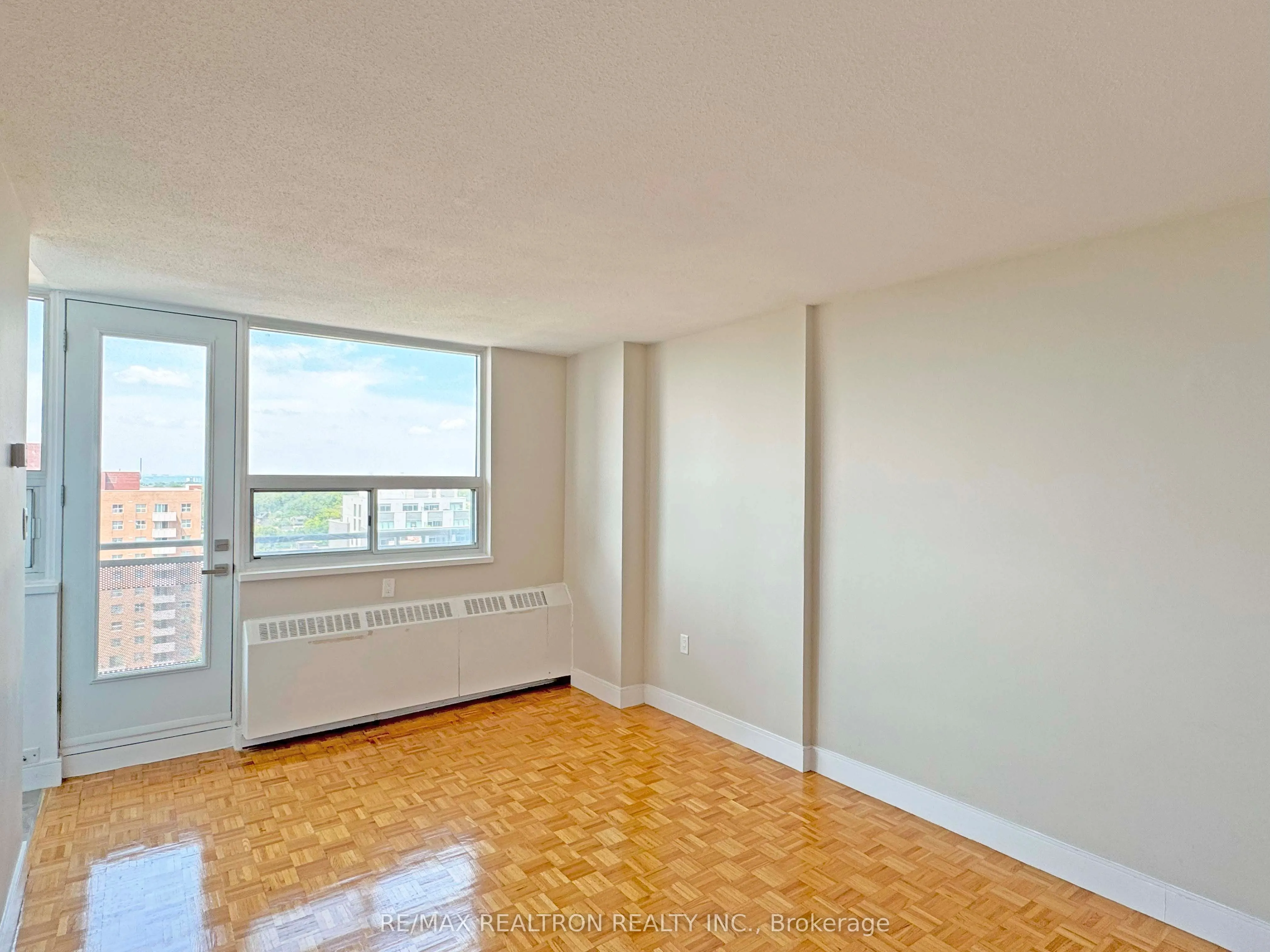 1500 Bathurst Street, #901