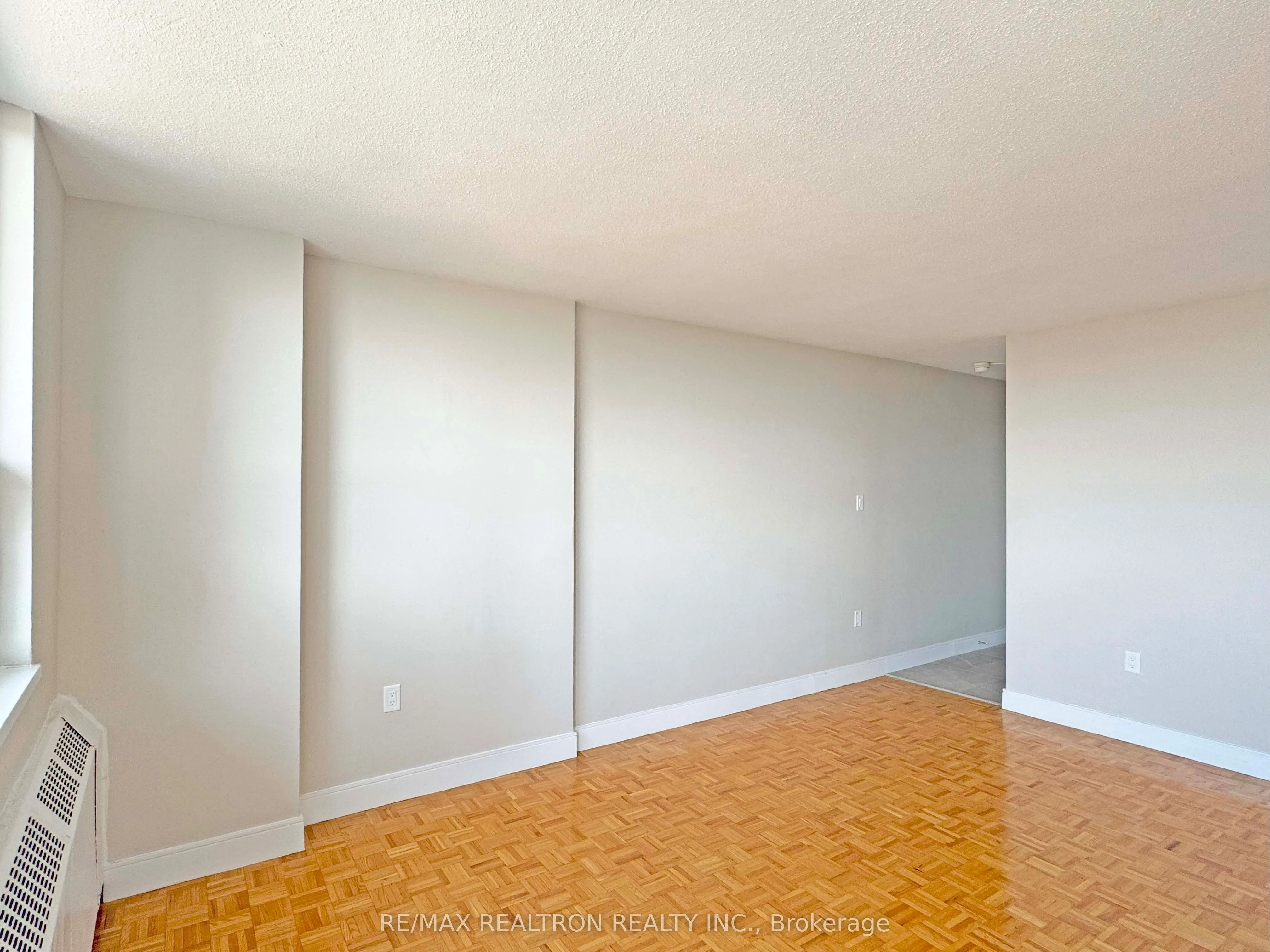 1500 Bathurst Street, #901