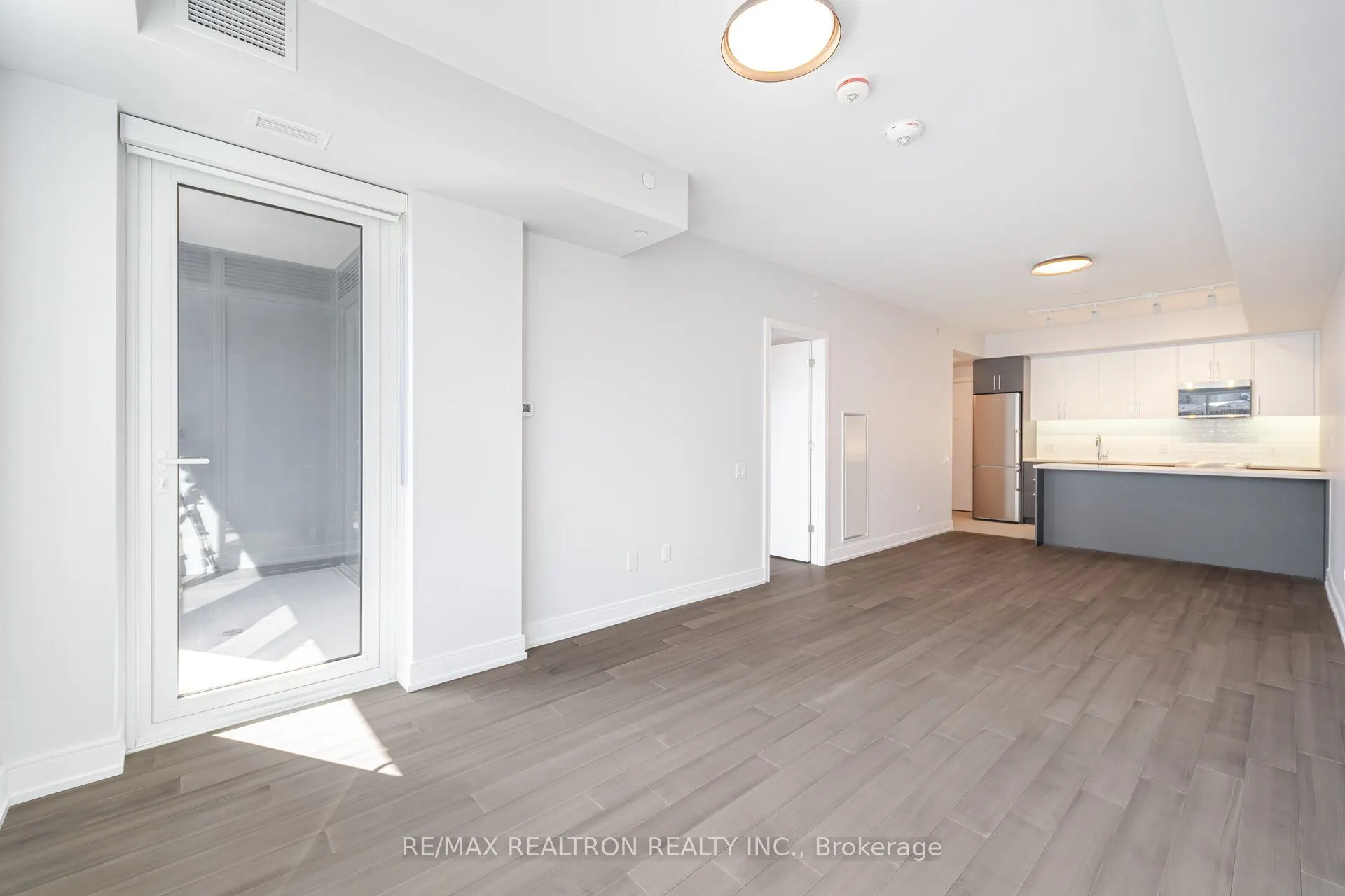 664 Spadina Avenue, #202
