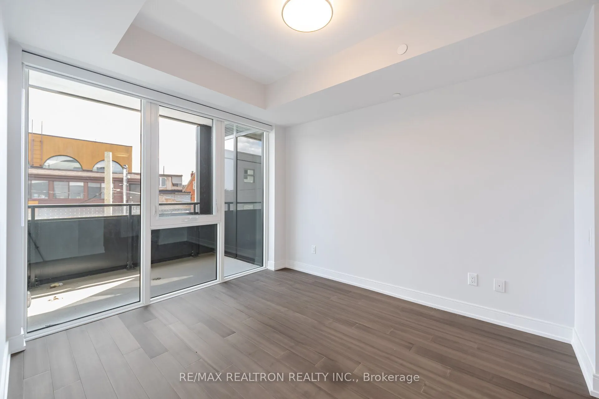 664 Spadina Avenue, #202