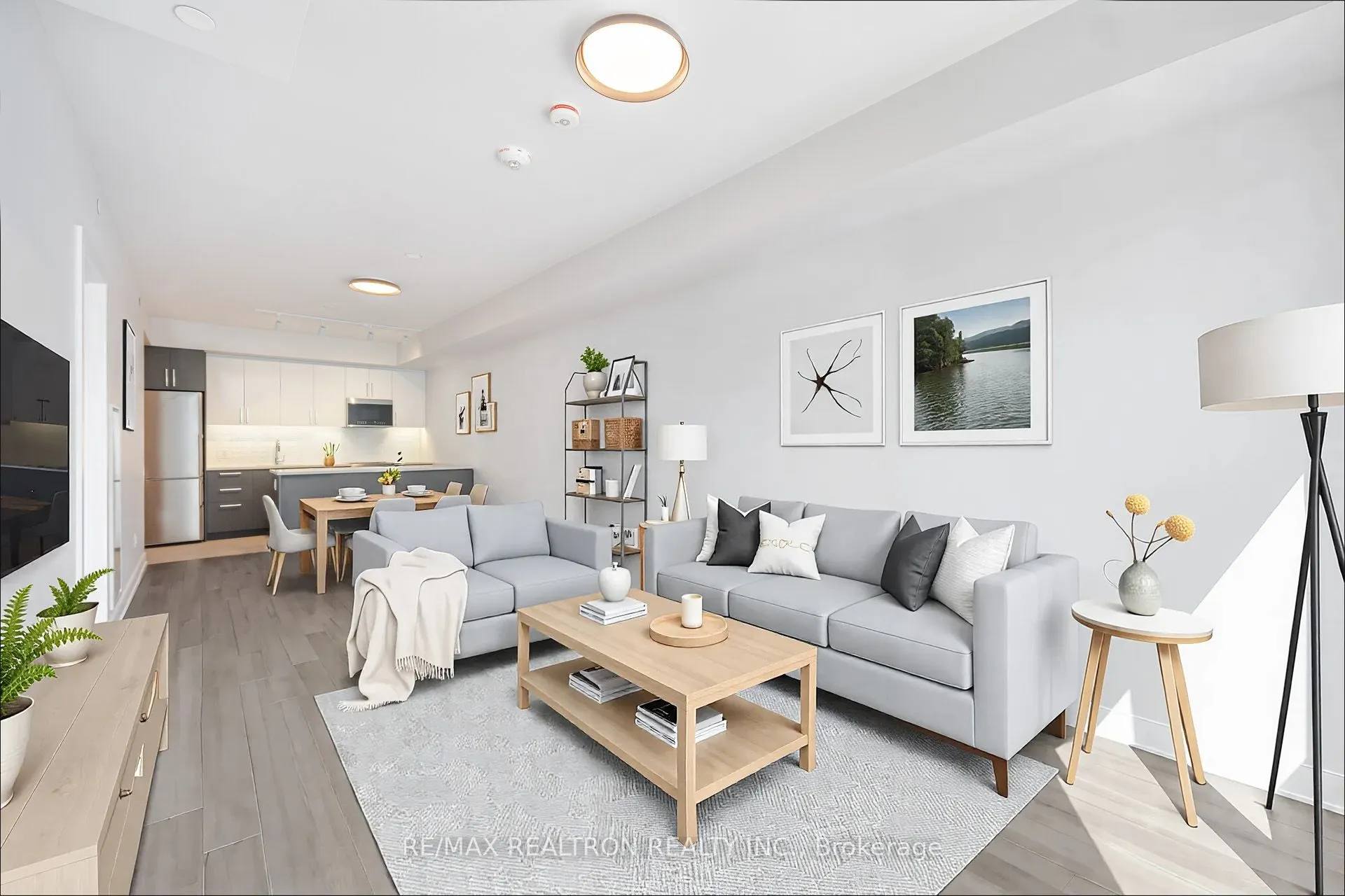 664 Spadina Avenue, #202