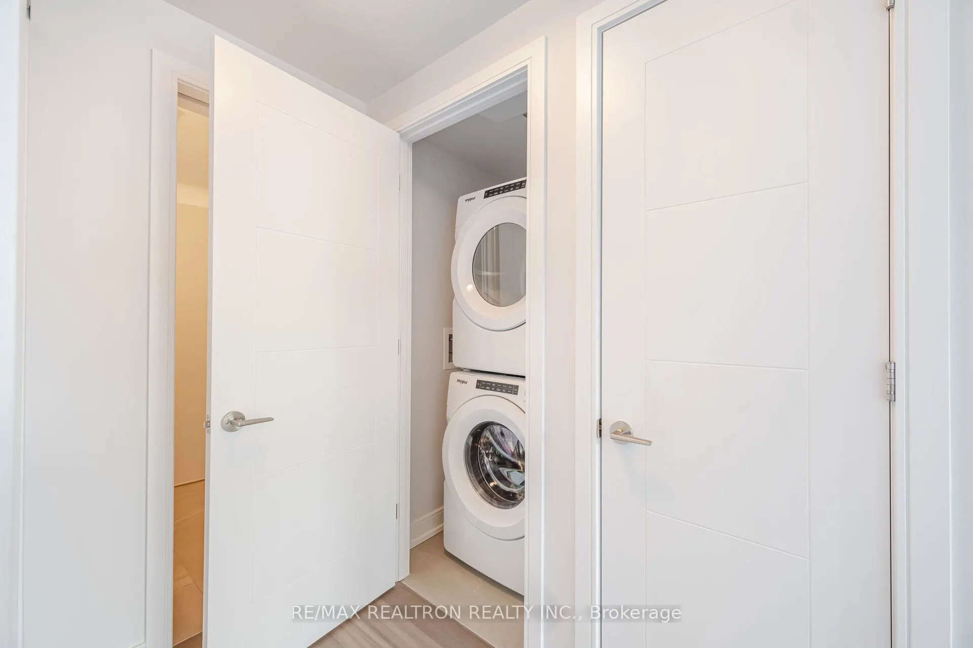 664 Spadina Avenue, #202