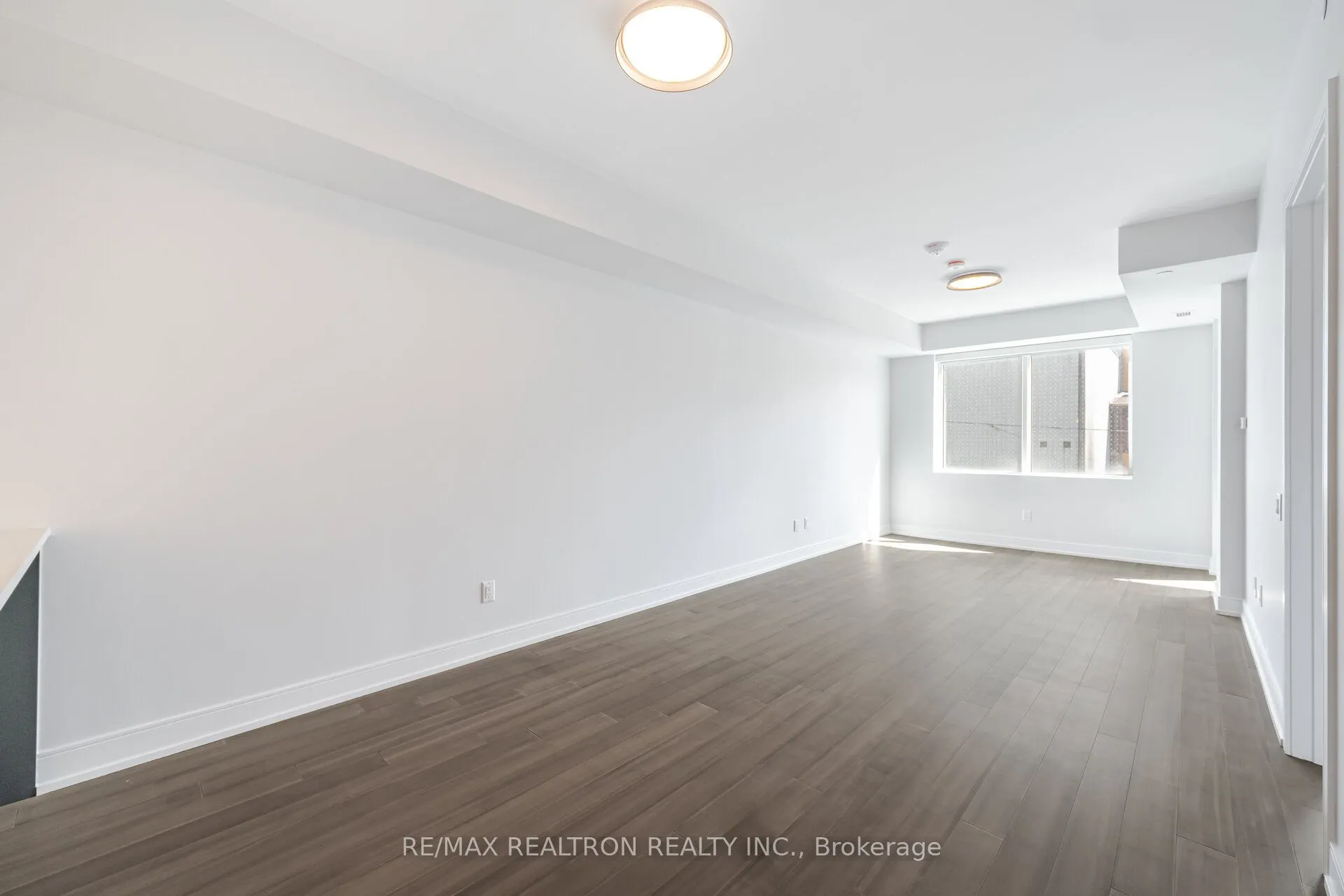 664 Spadina Avenue, #202