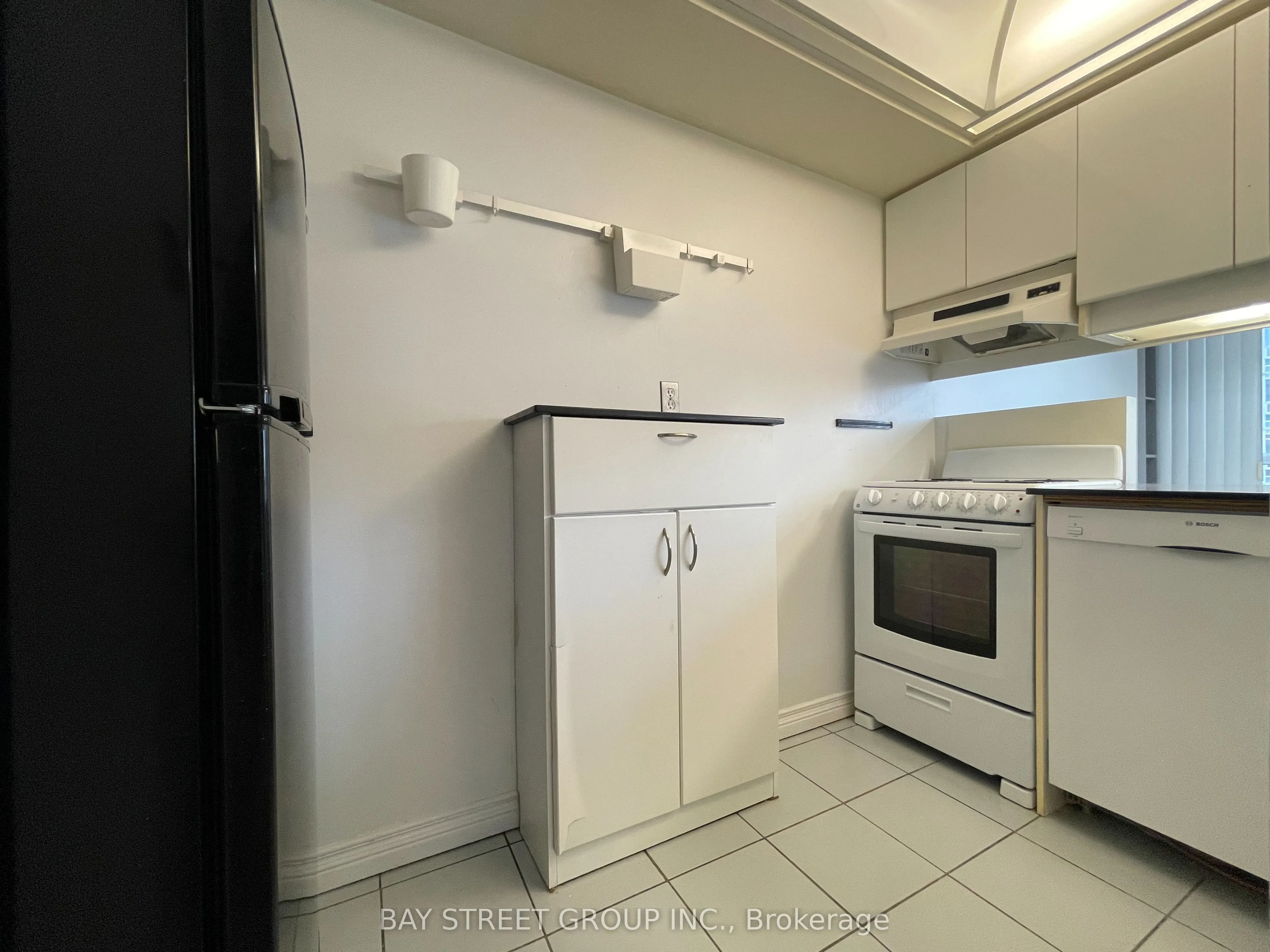 736 Bay Street, #1910