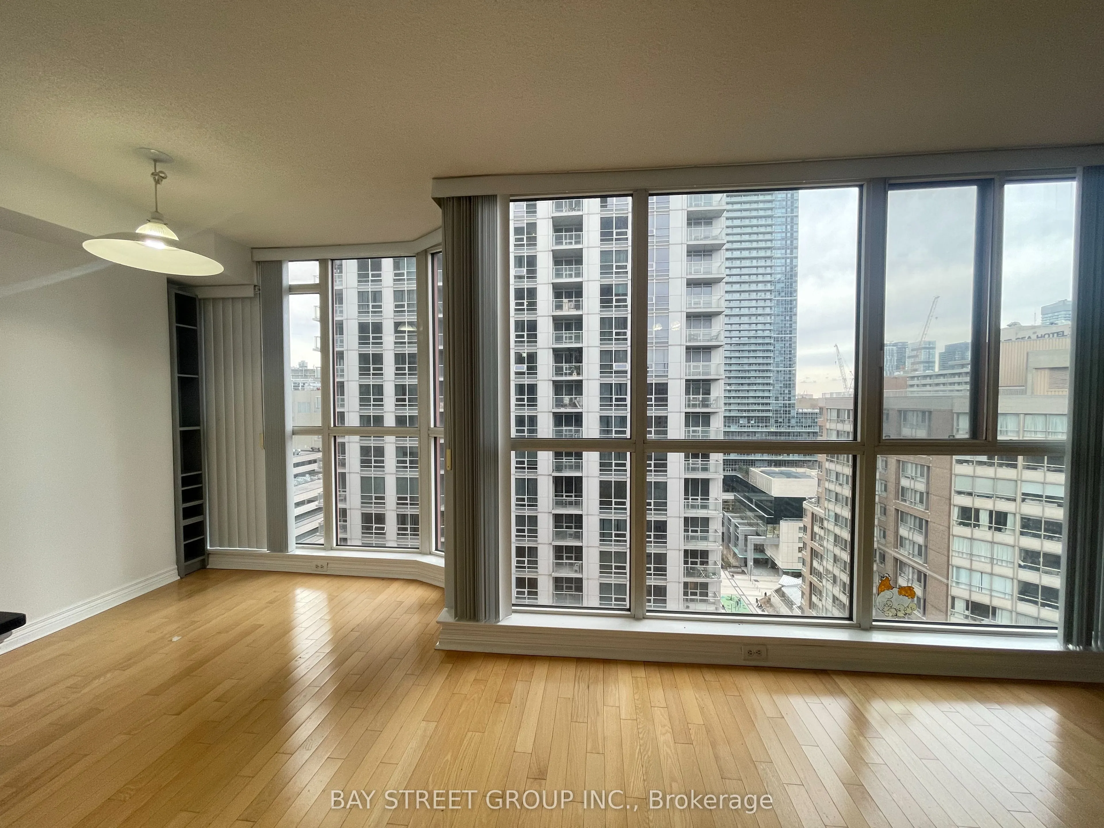 736 Bay Street, #1910