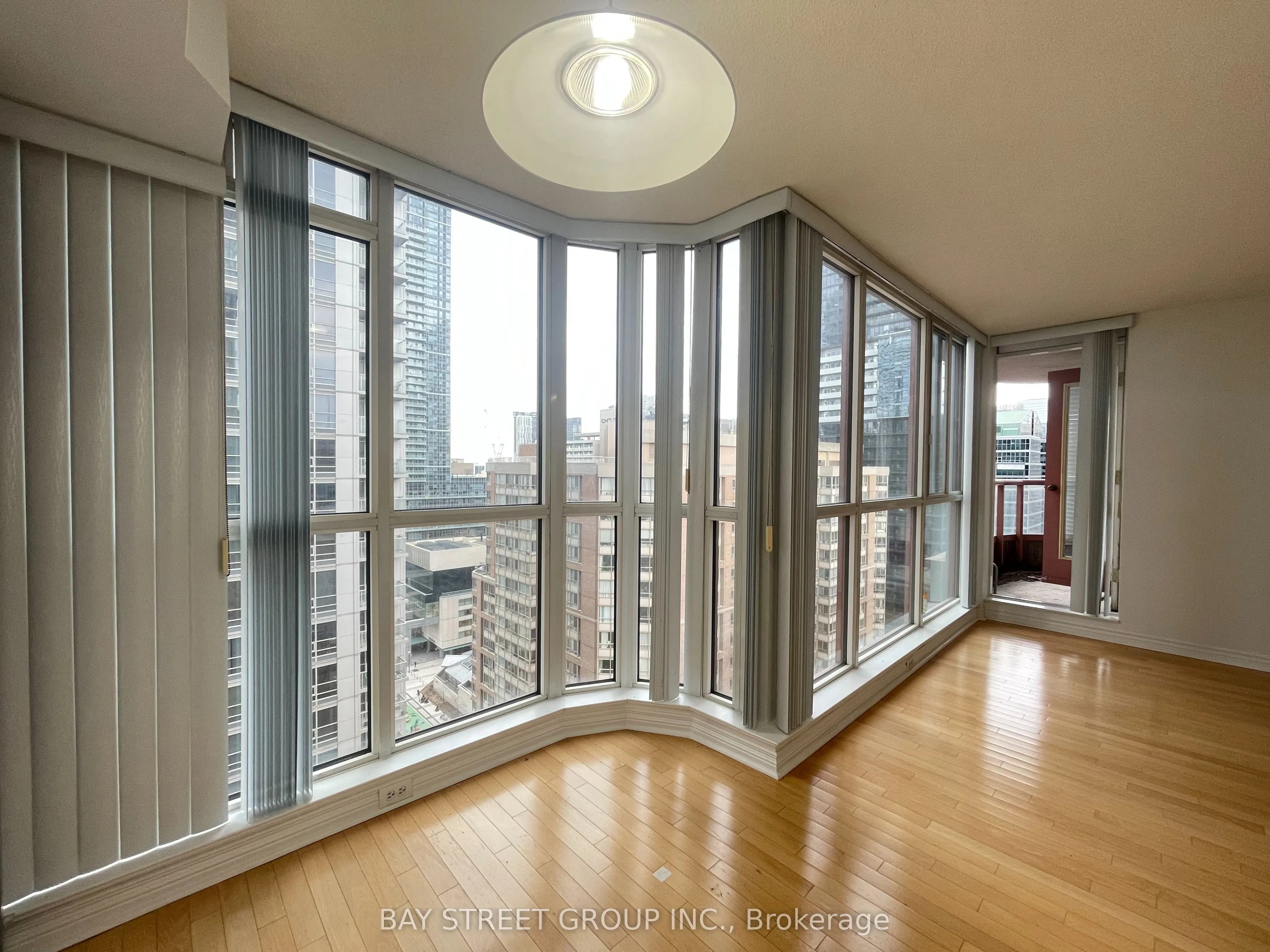 736 Bay Street, #1910