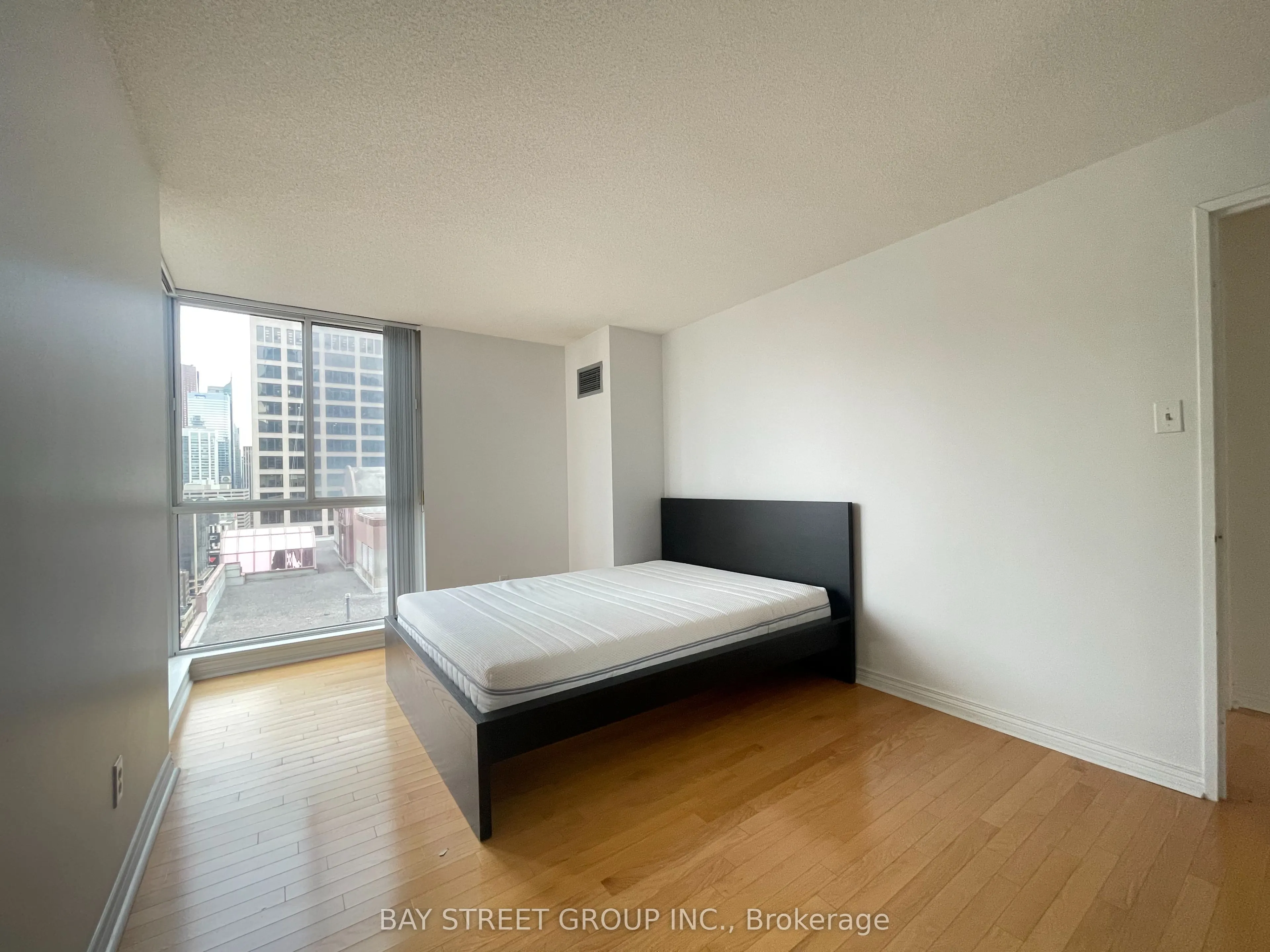 736 Bay Street, #1910