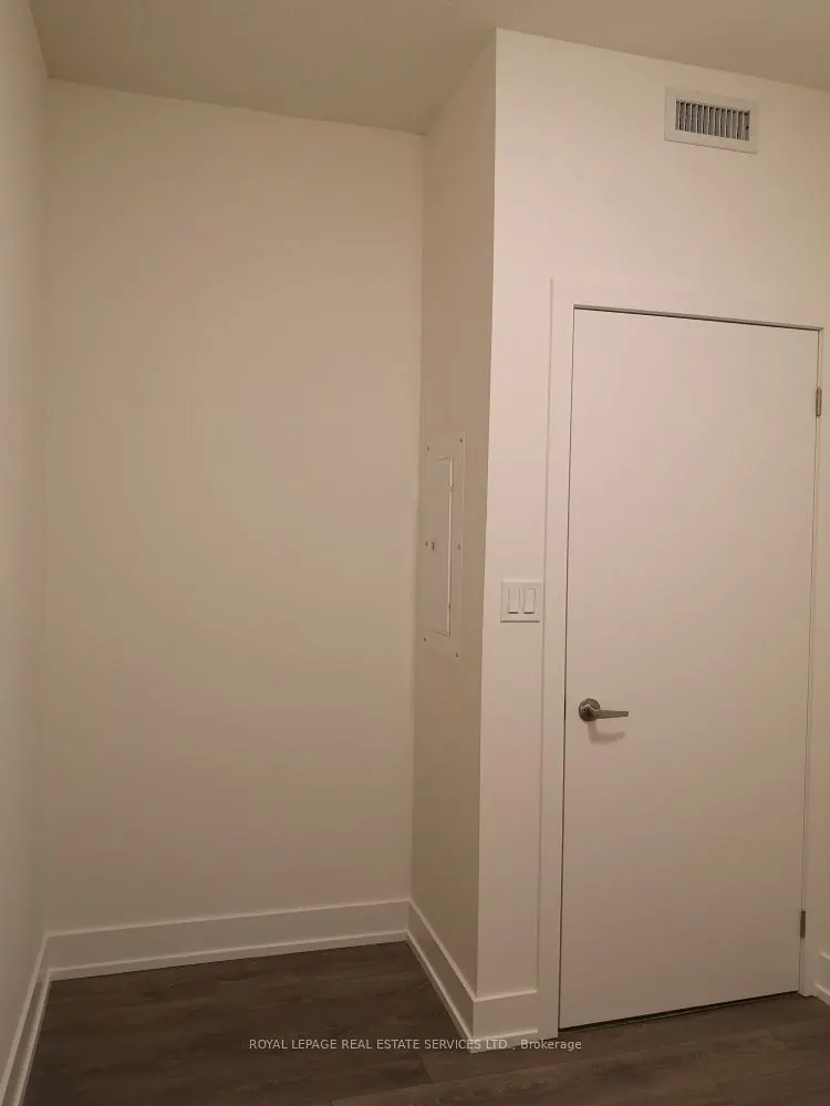 180 Fairview Mall Drive, #1013