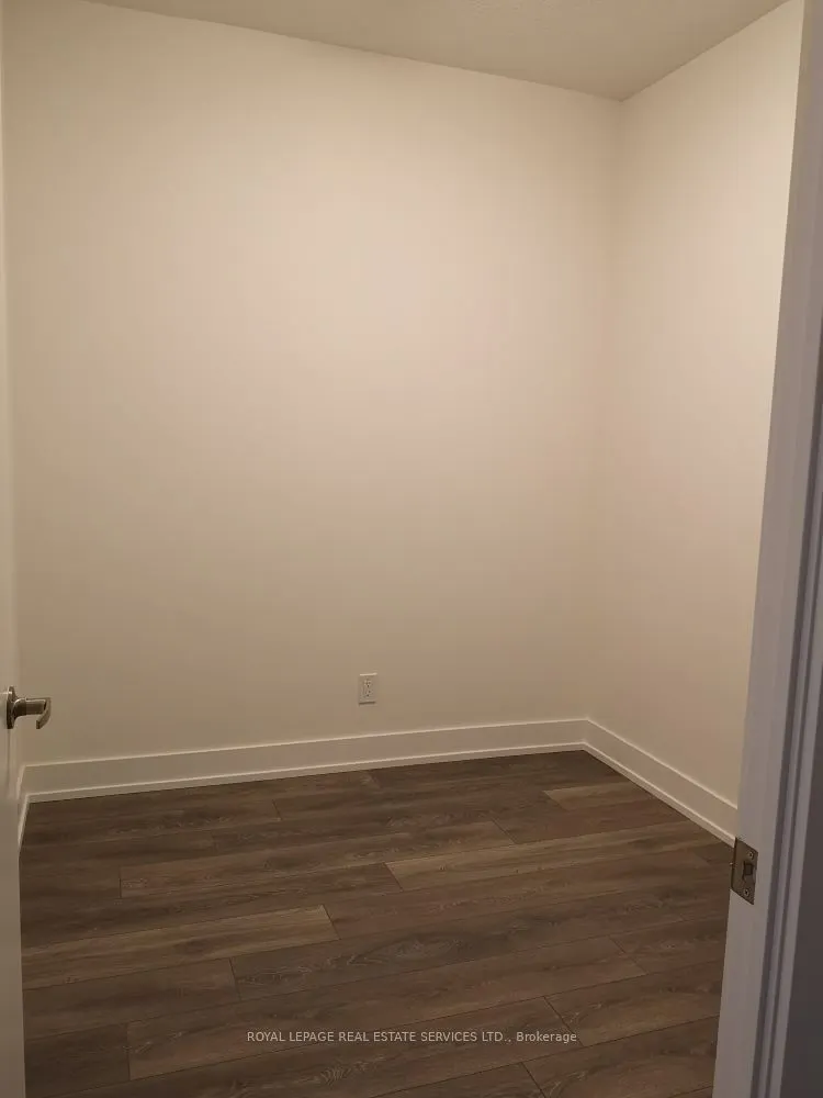 180 Fairview Mall Drive, #1013