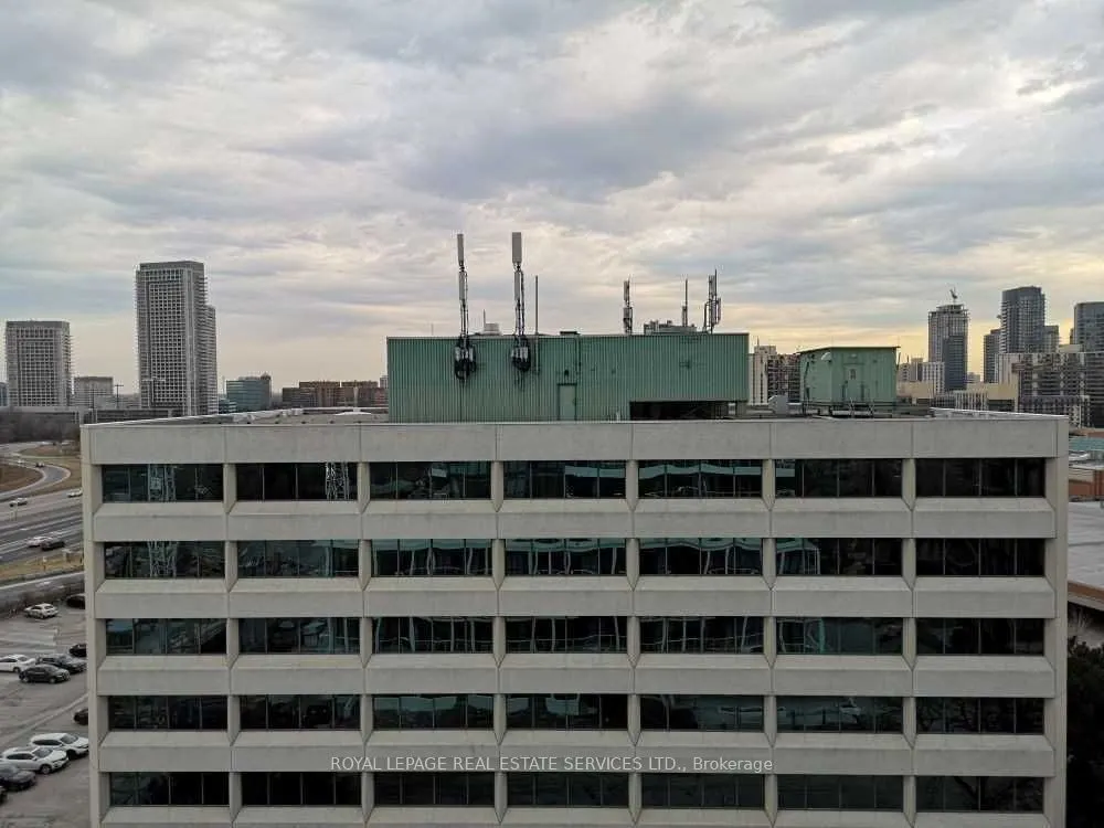 180 Fairview Mall Drive, #1013