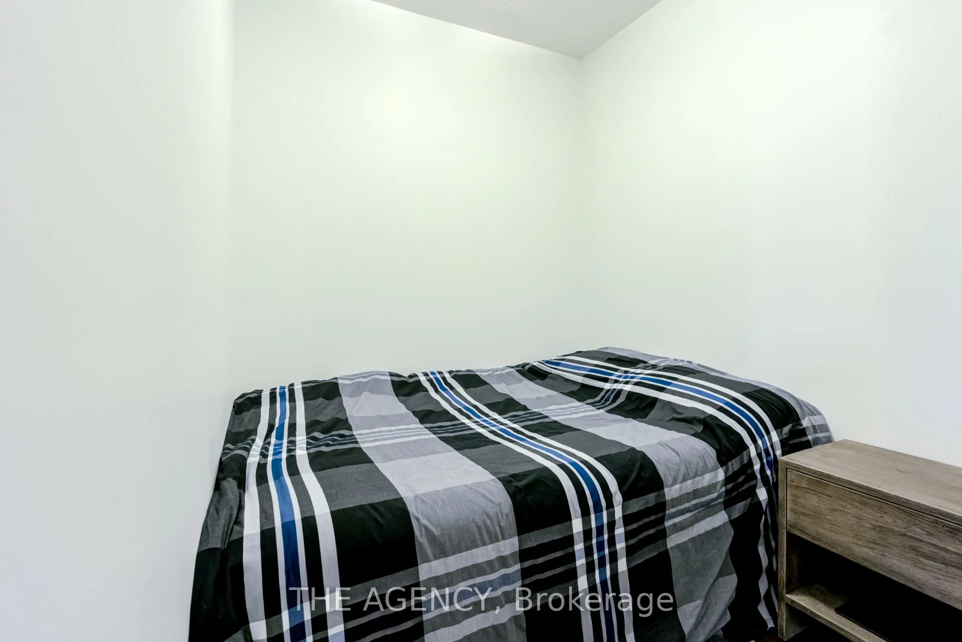 25 Cole Street, #628