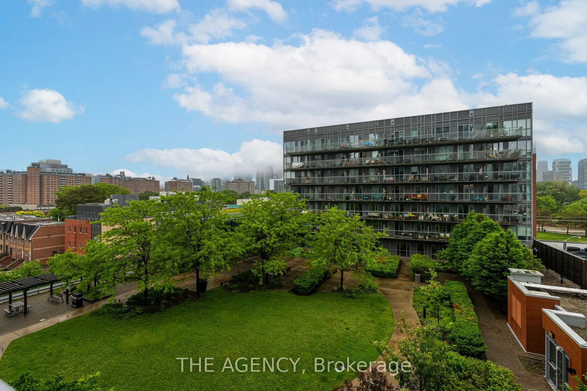 25 Cole Street, #628