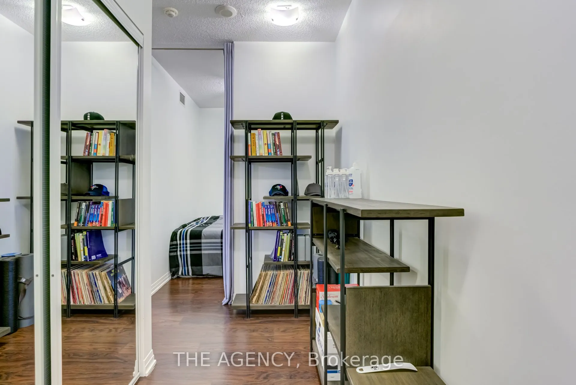 25 Cole Street, #628