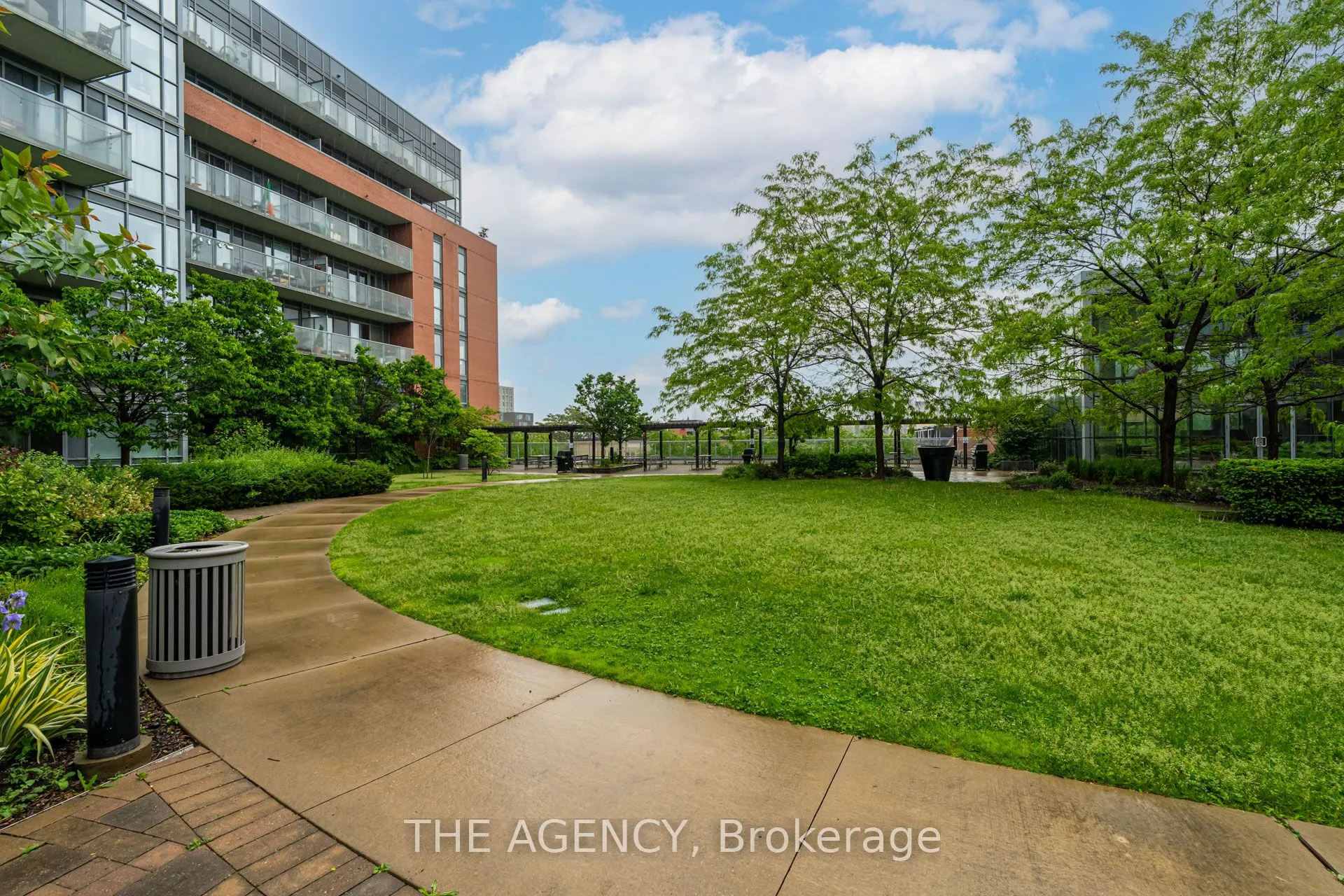 25 Cole Street, #628