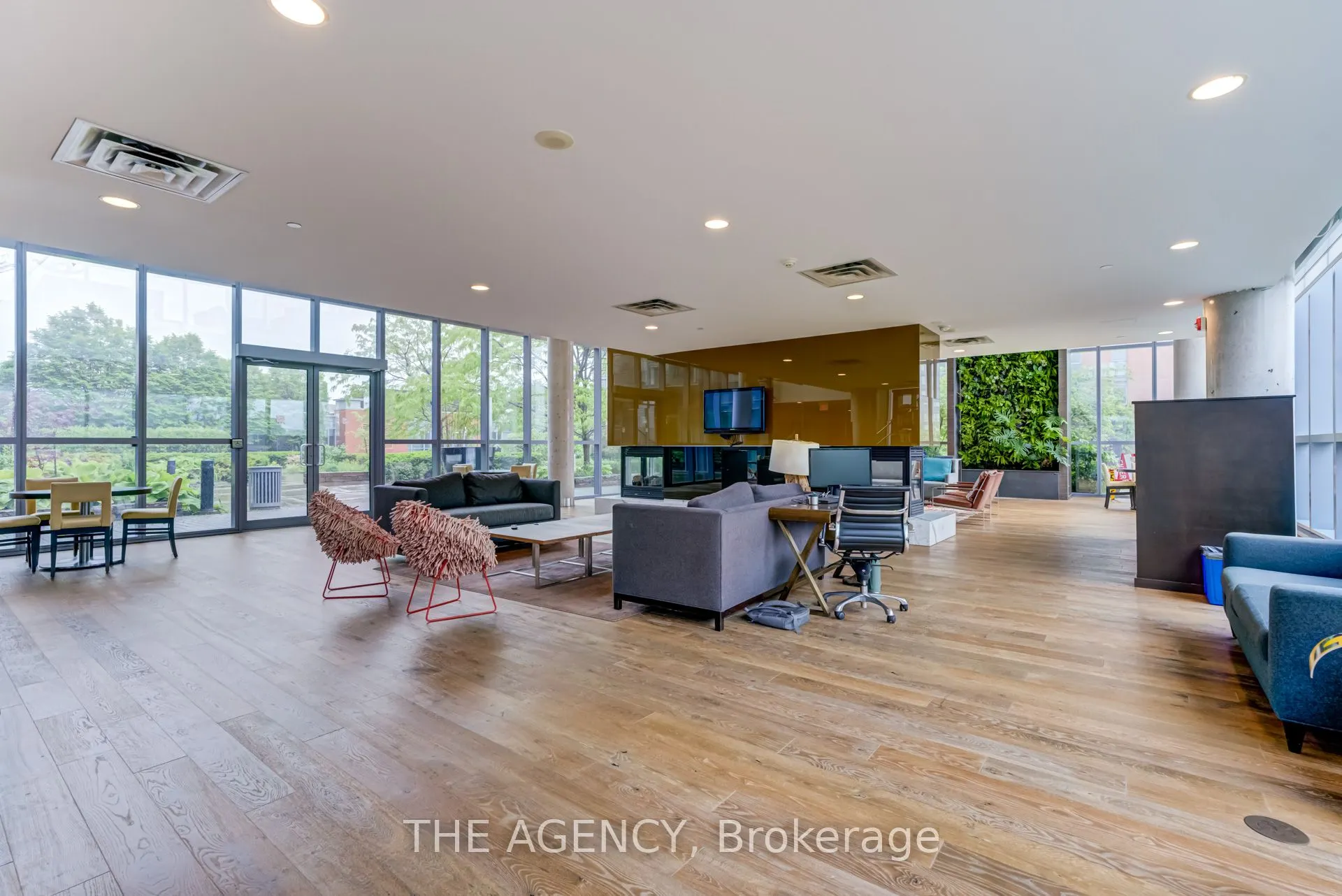 25 Cole Street, #628