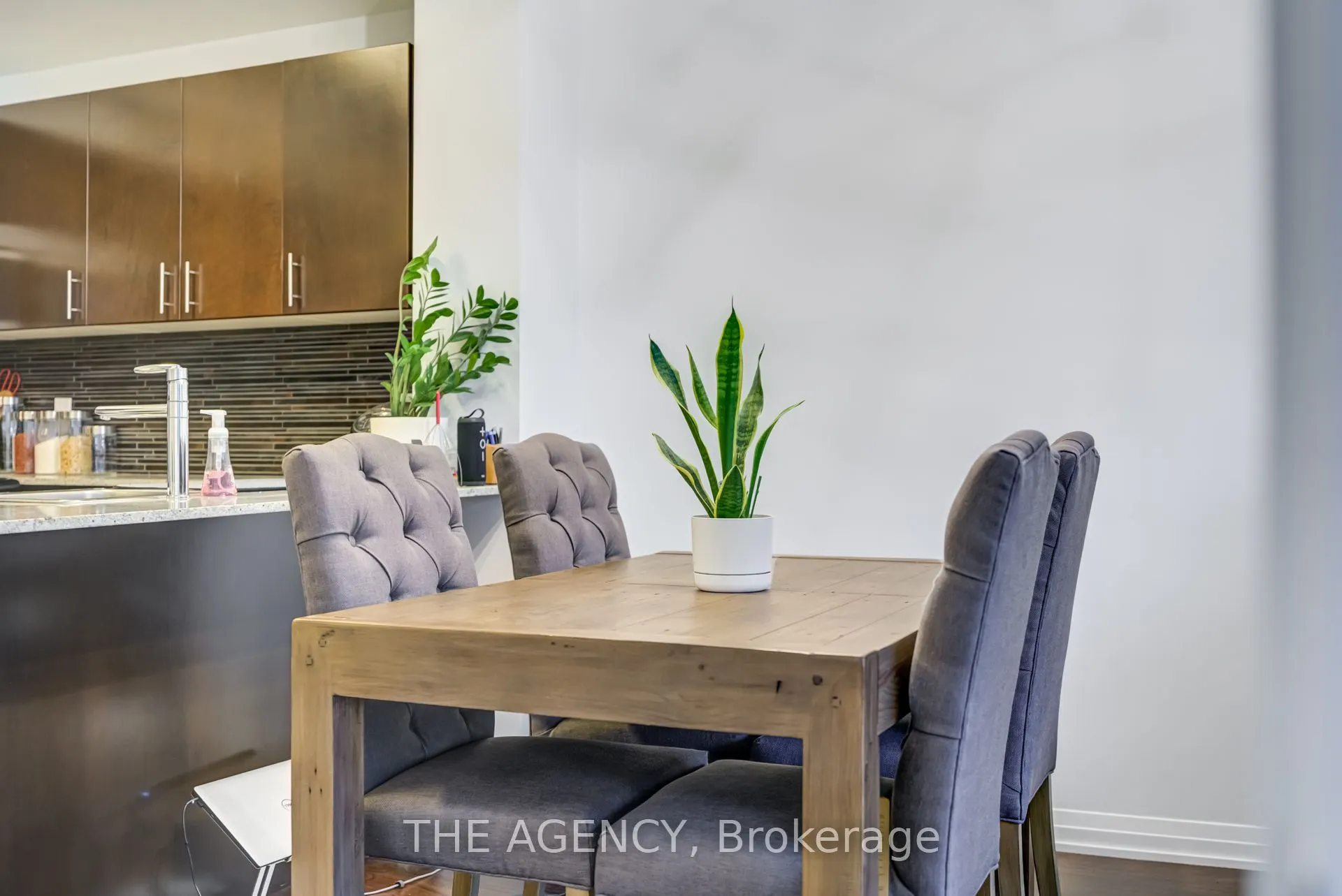 25 Cole Street, #628