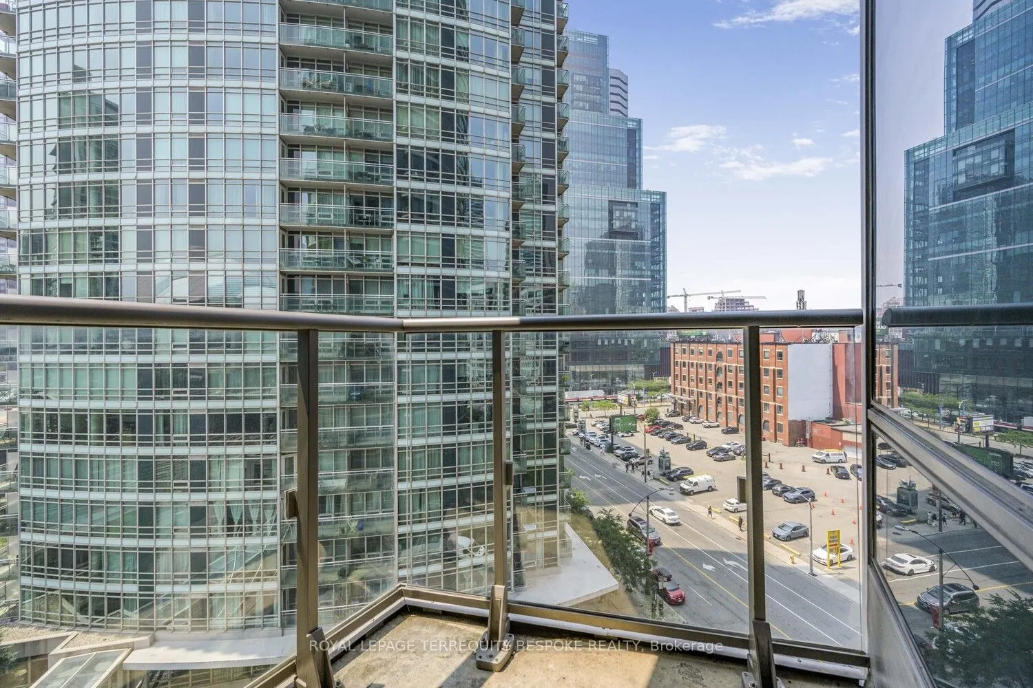 373 Front Street W, #1002