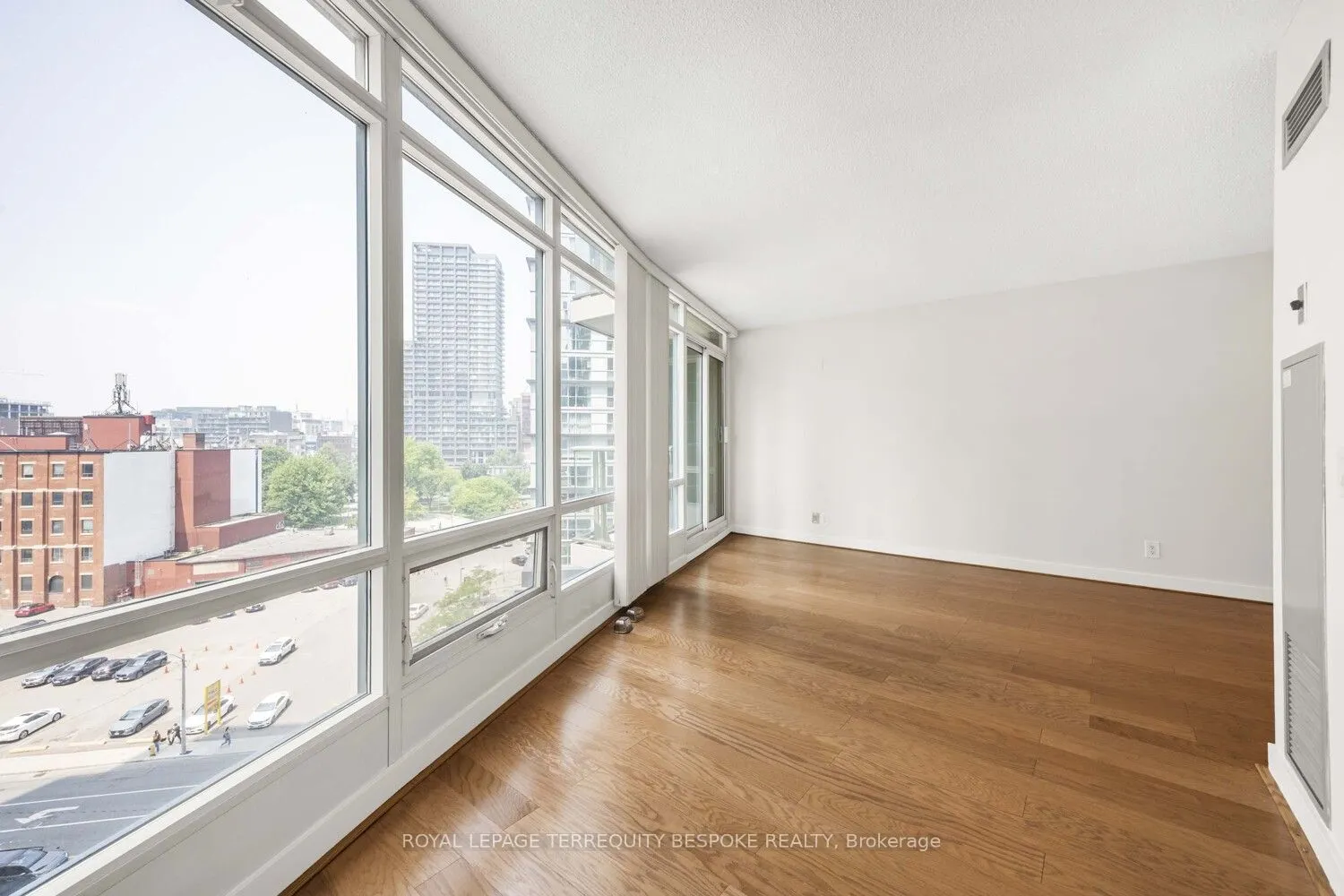 373 Front Street W, #1002