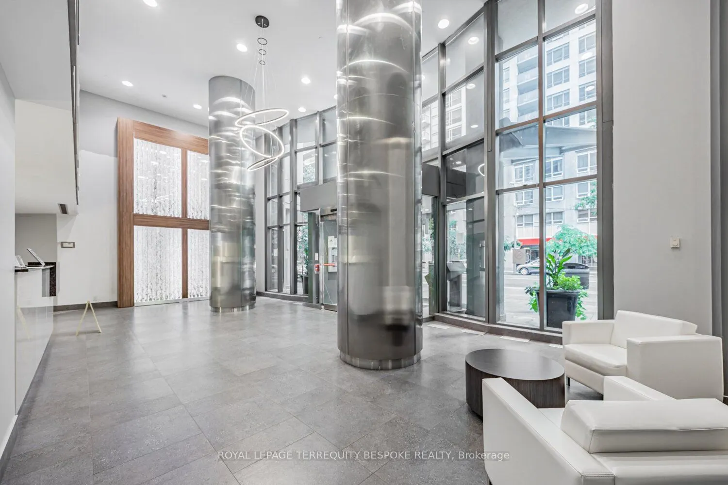 373 Front Street W, #1002